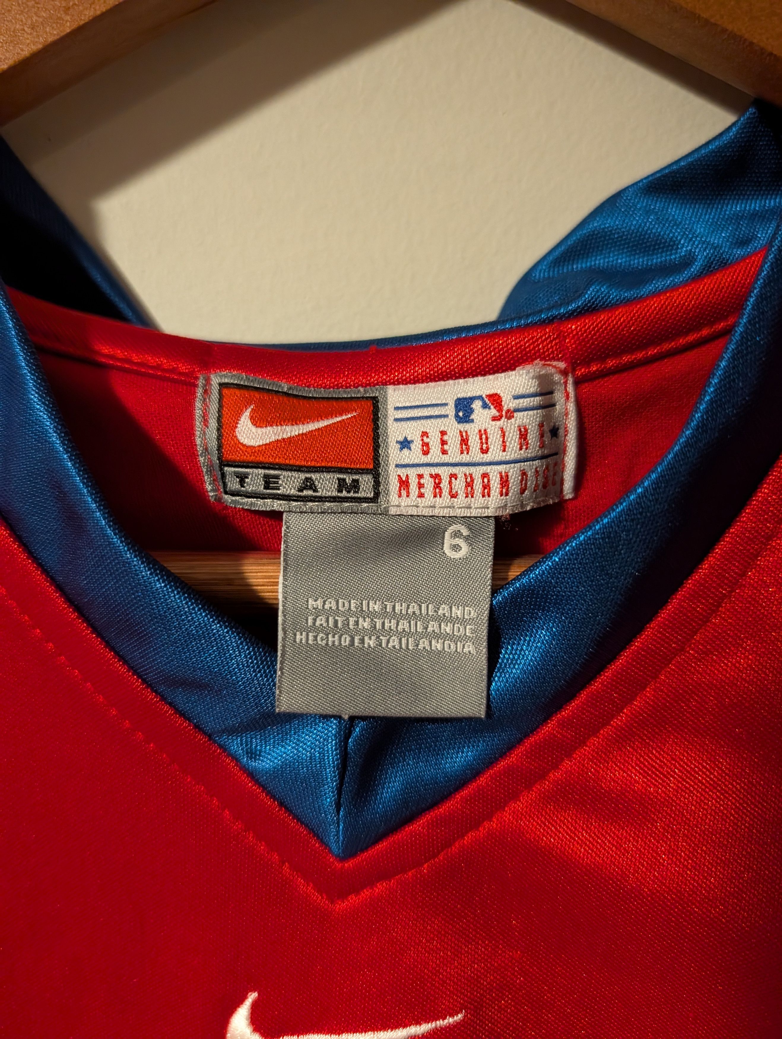MLB Nike Phillies Youth V-Neck Jersey Mesh Pullover Shirt Size 6 Size US M / EU 48-50 / 2 - 3 Thumbnail