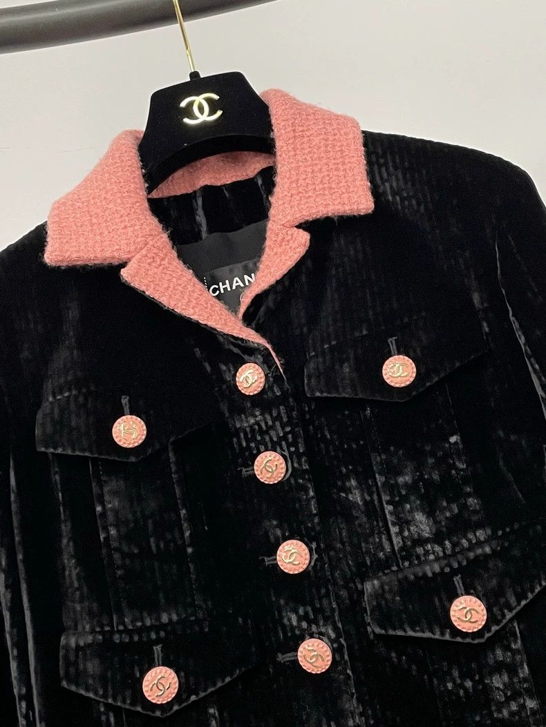 Chanel Chanel 22B pink collar black velvet mid-length jacket Size XS / US 0-2 / IT 36-38 - 3 Thumbnail