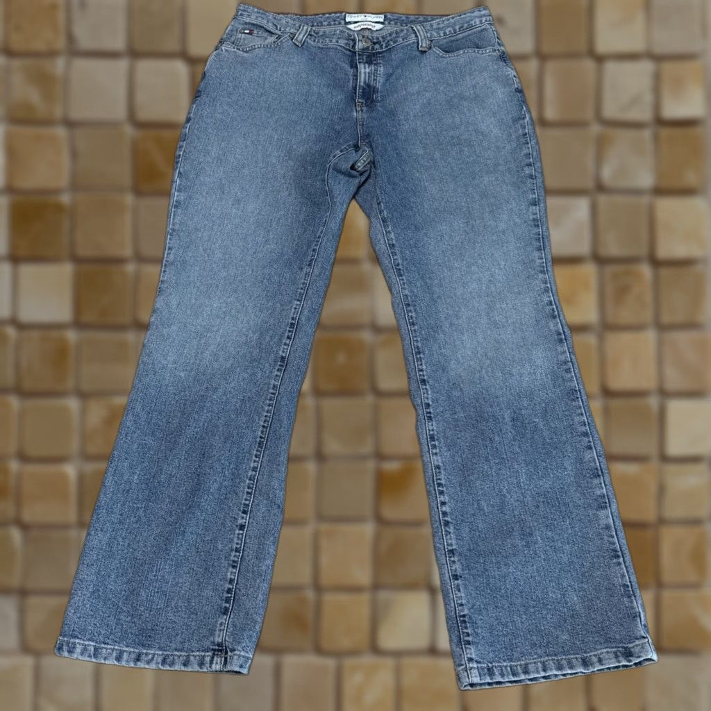 Tommy Hilfiger VINTAGE Tommy Hilfiger Women's Jeans Blue, Bootcut, Size 16, Hipster Style, Denim, Mid Rise, 31.5 Inseam Size 38" / US 16 / IT 52 - 1 Thumbnail