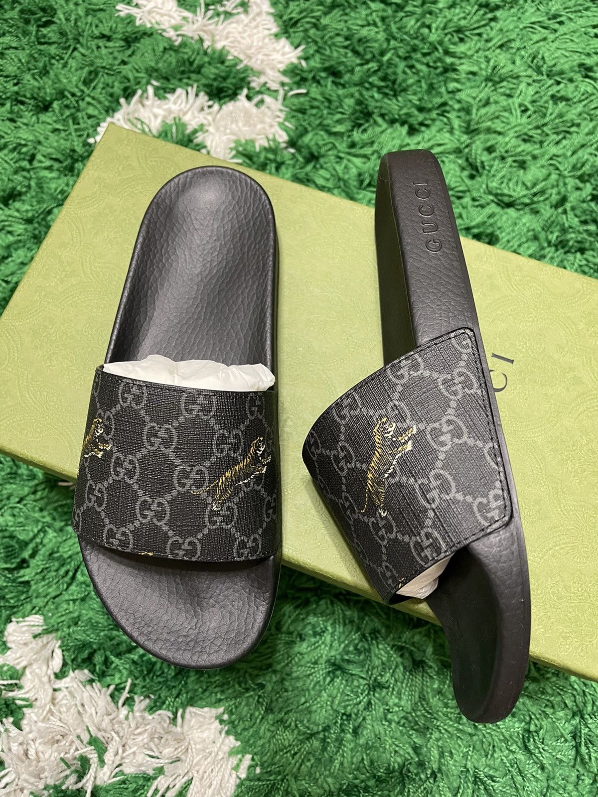 Gucci tiger slides deals