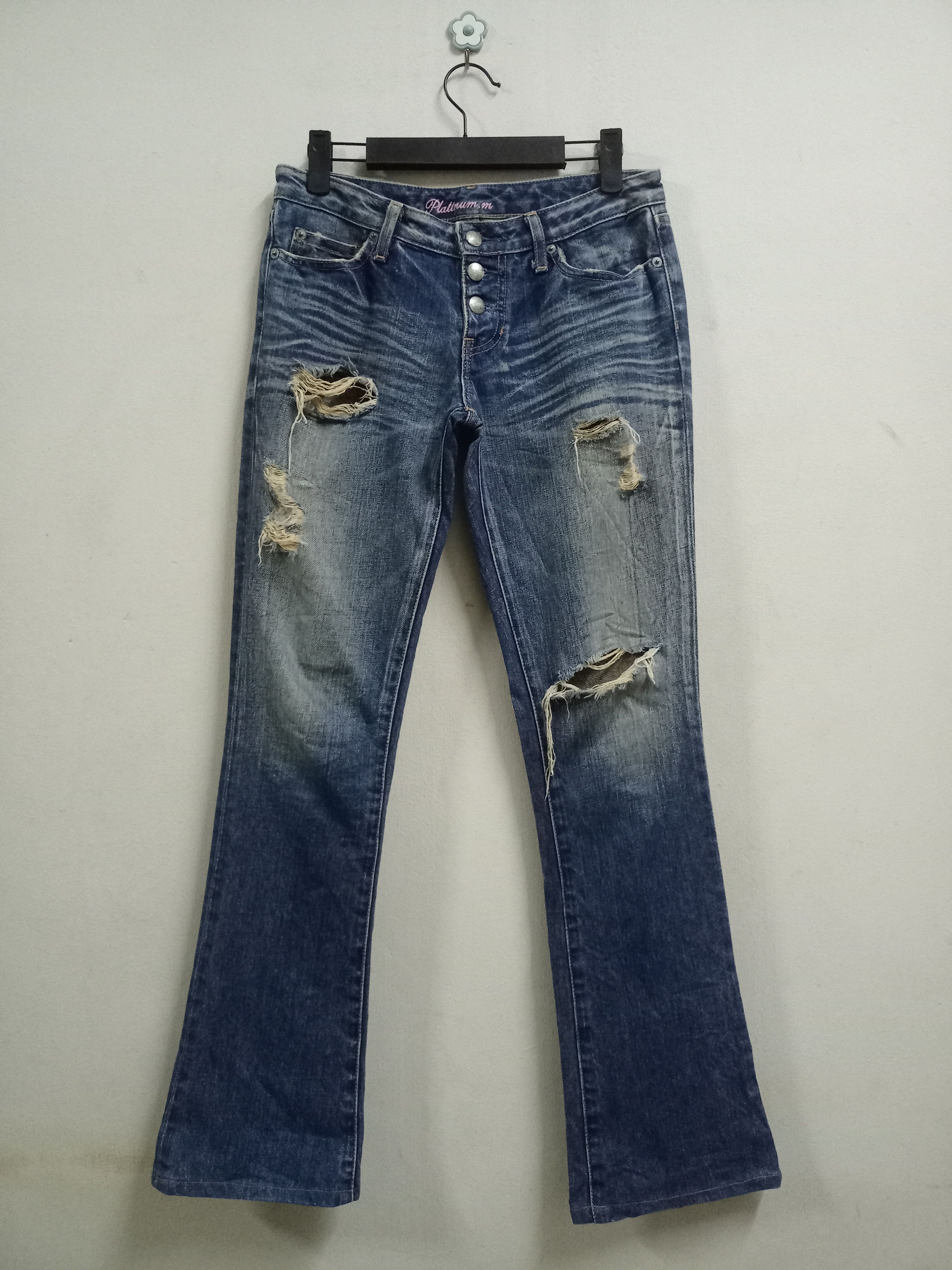 Japanese Brand Vintage Japanese Brand Blue Wash Distressed Flare Jeans Size 30" / US 8 / IT 44 - 1 Thumbnail