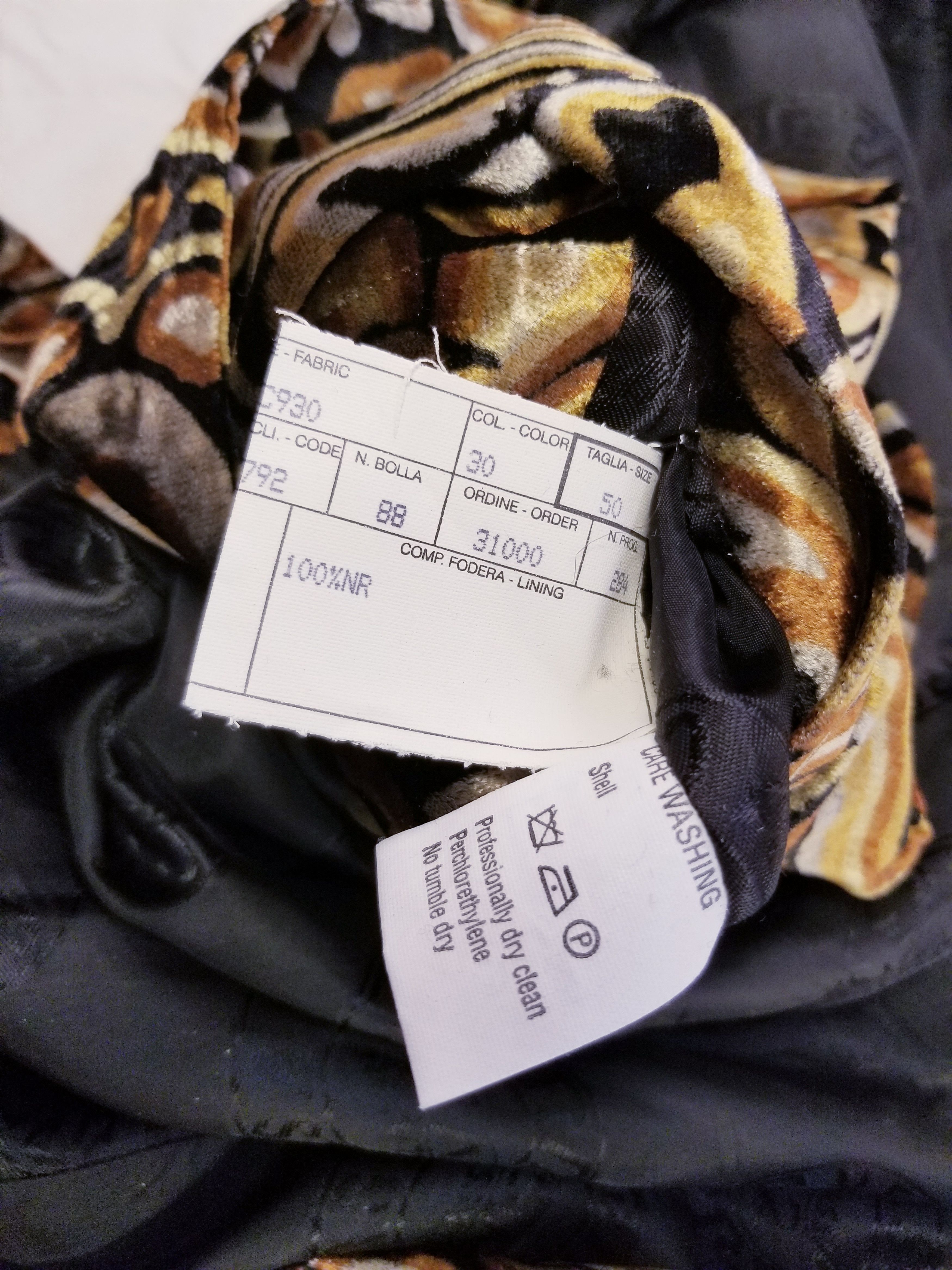 Versace V2 VELVET PAISLEY FLORAL VINTAGE Size US M / EU 48-50 / 2 - 9 Thumbnail