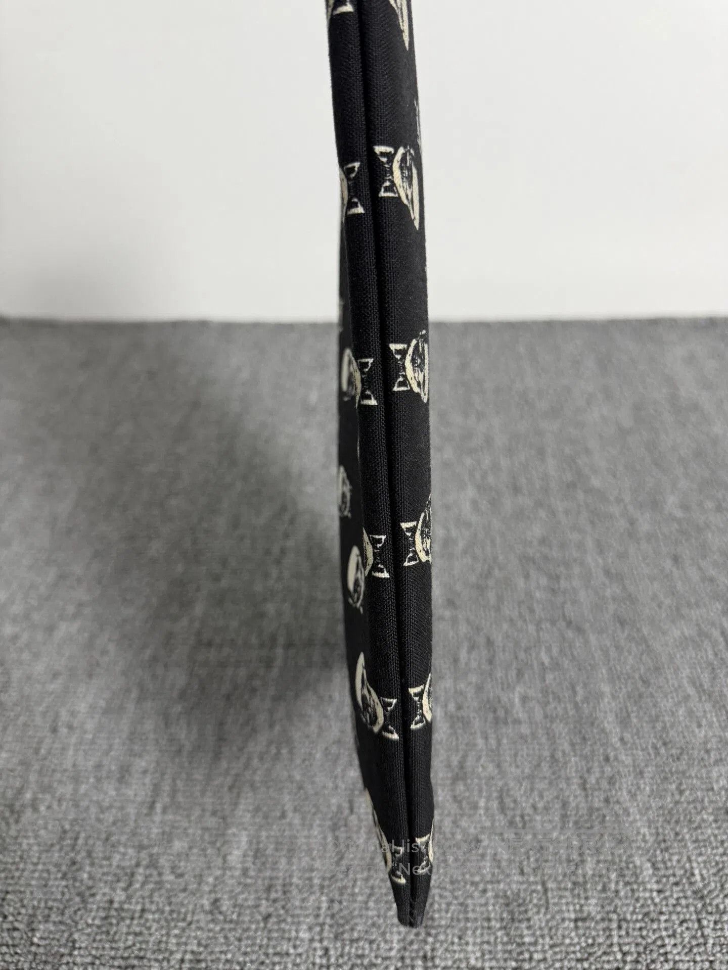Saint Laurent Paris Saint Laurent Skull Print Clutch Bag. Size ONE SIZE - 6 Thumbnail