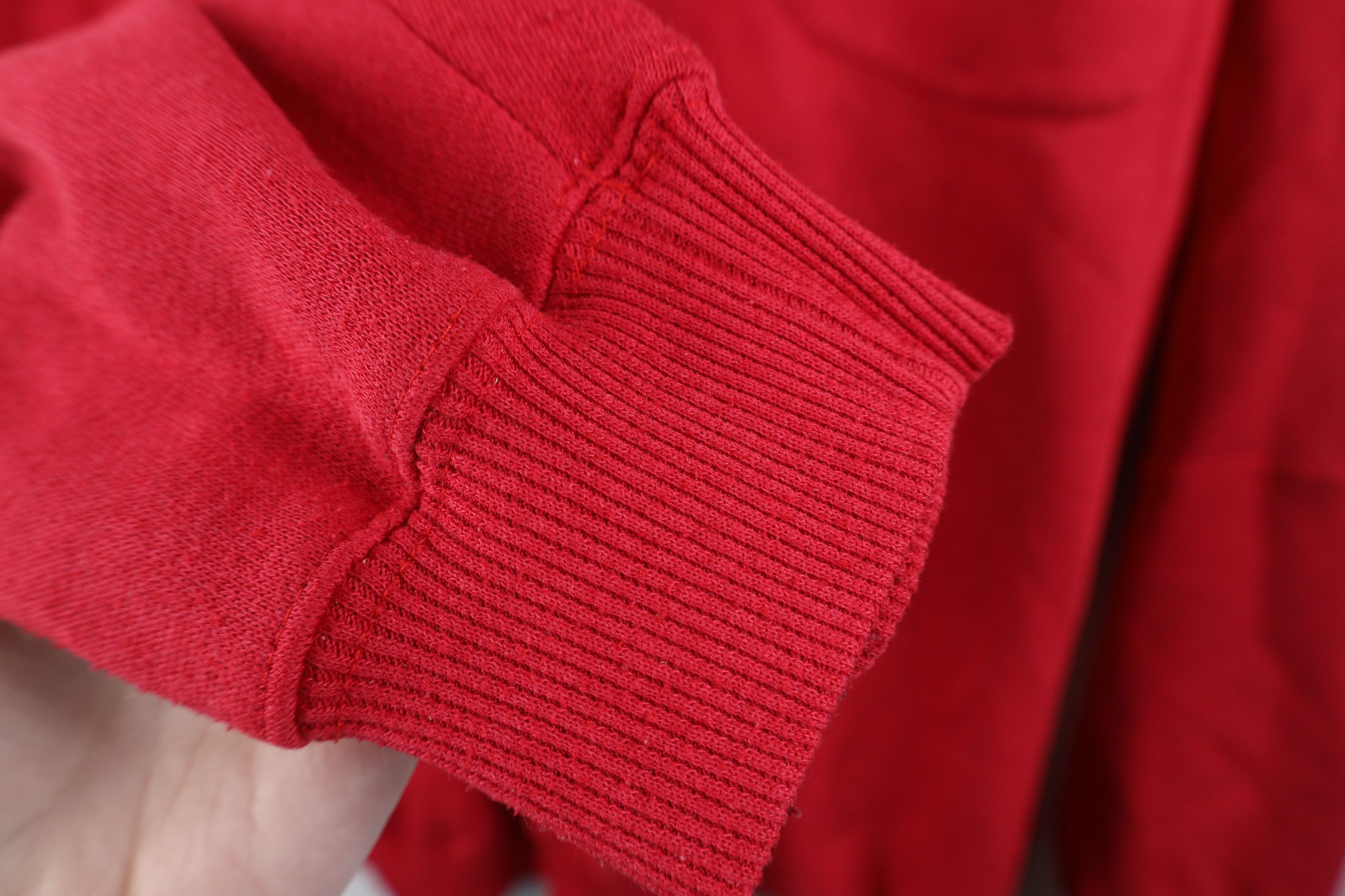 Vintage Vintage 90s Streetwear Faded Heavy Collared Sweatshirt Red Size US L / EU 52-54 / 3 - 9 Thumbnail