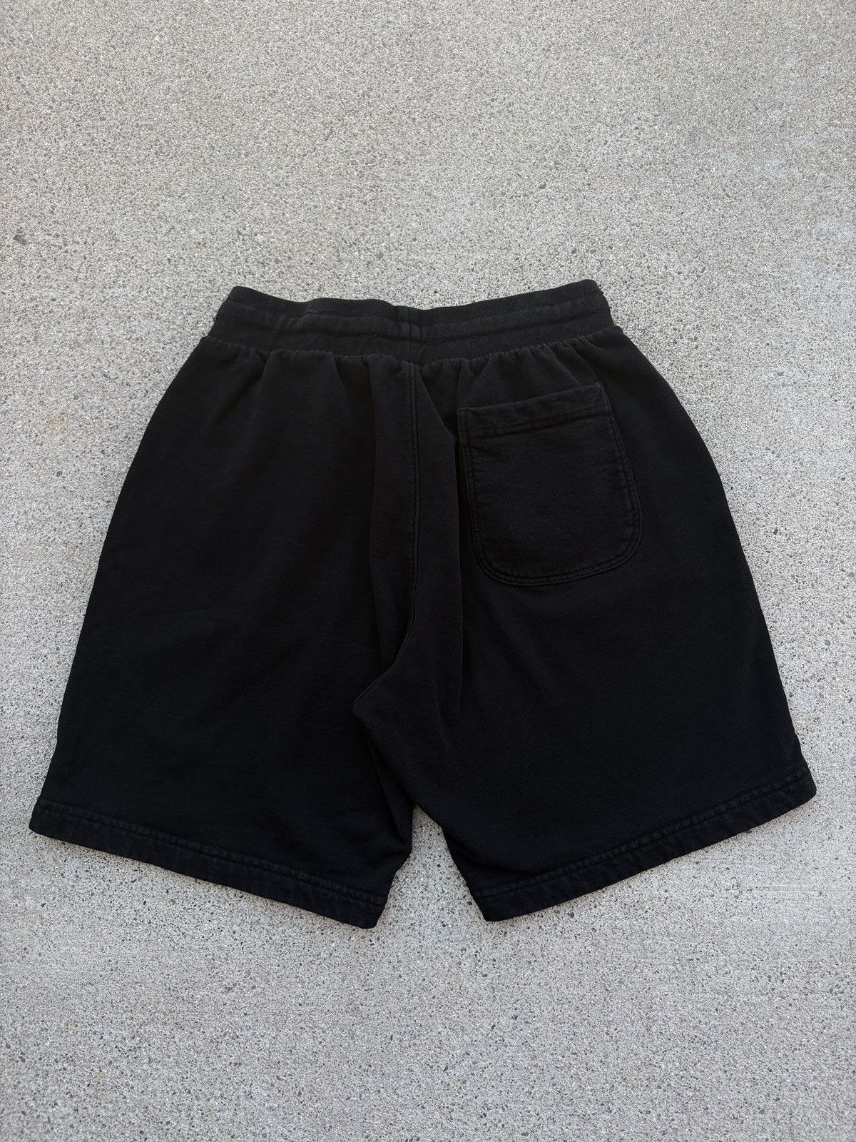 NBA × Warren Lotas 2022 Warren Lotas Los Angeles Lakers Sweat Shorts Size S Size US 30 / EU 46 - 2 Thumbnail