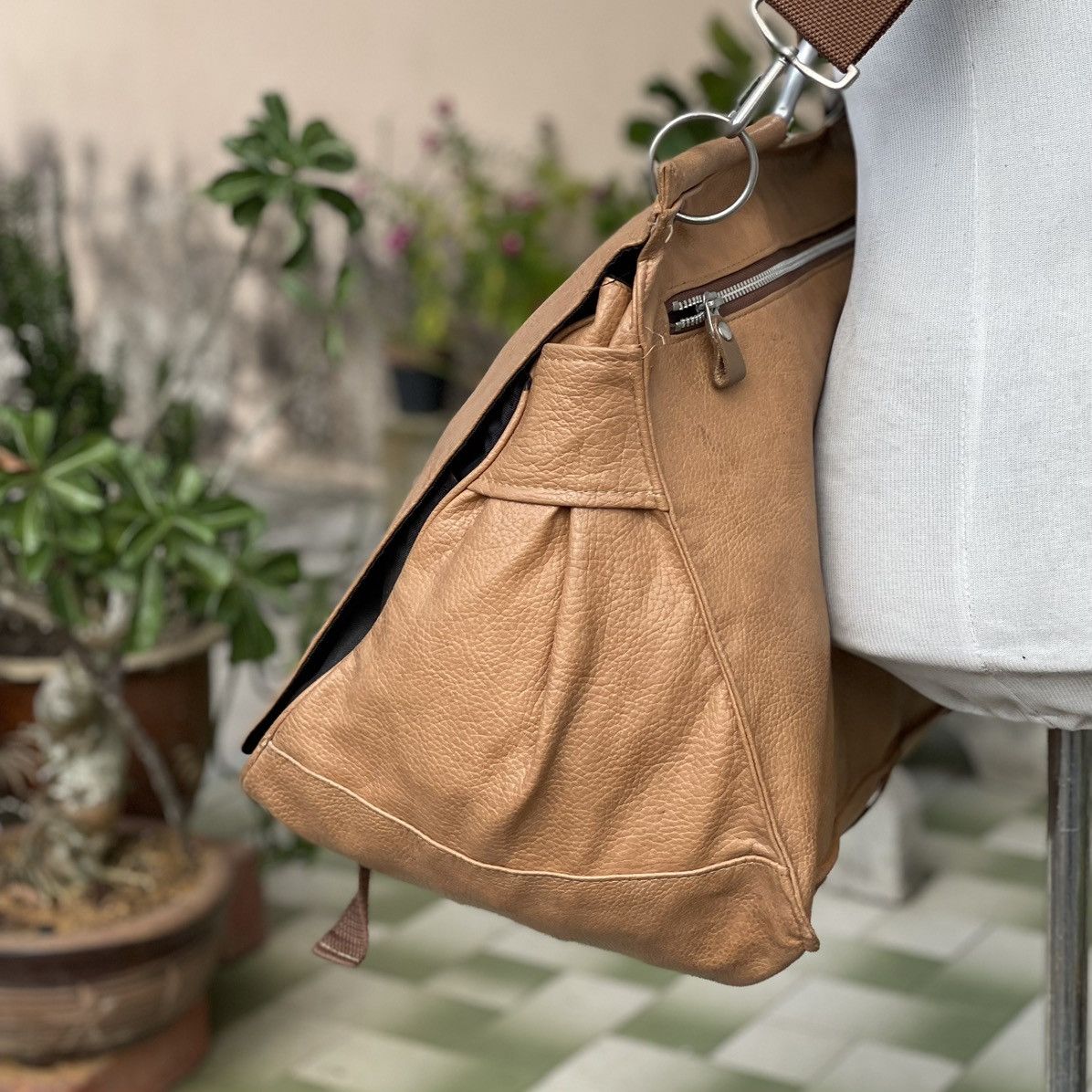 Designer × Japanese Brand BASARA TYO Basic Satisfaction Radical Oversized/Messenger Size ONE SIZE - 3 Thumbnail