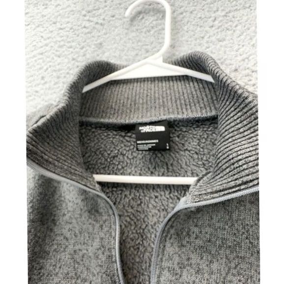 The North Face The North Face Pullover Sweatshirt Mens Large Fleece Lined Quarter Zip Gray Solid Zipper Breathing Polyester Walking Size US L / EU 52-54 / 3 - 7 Thumbnail