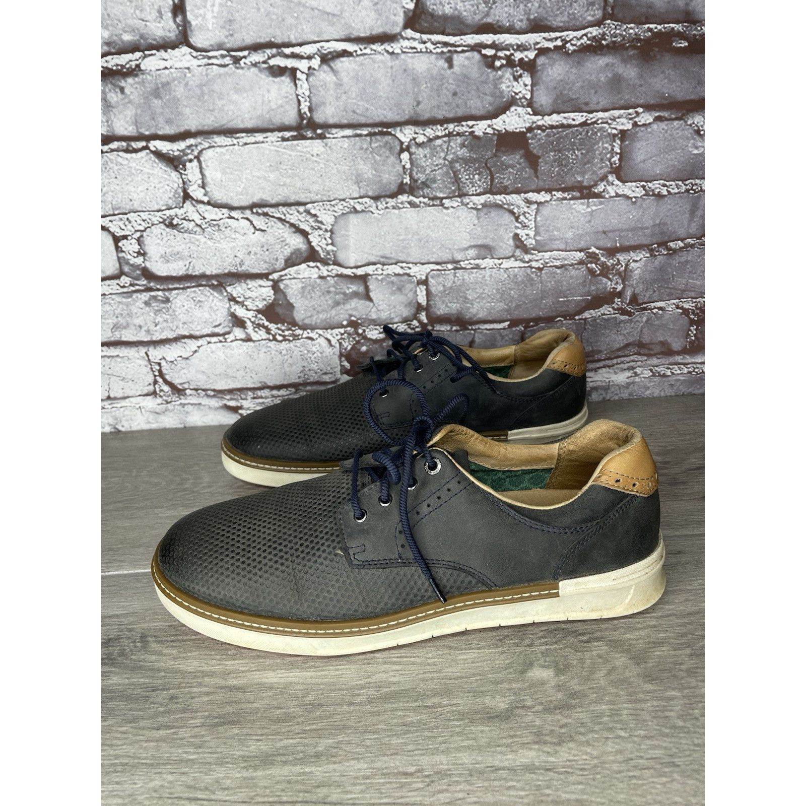 Johnston & Murphy JOHNSTON & Murphy 258459 MCGUFFEY NAVY LEATHER Lace GOLF SHO Size US 9 / EU 42 - 16 Thumbnail