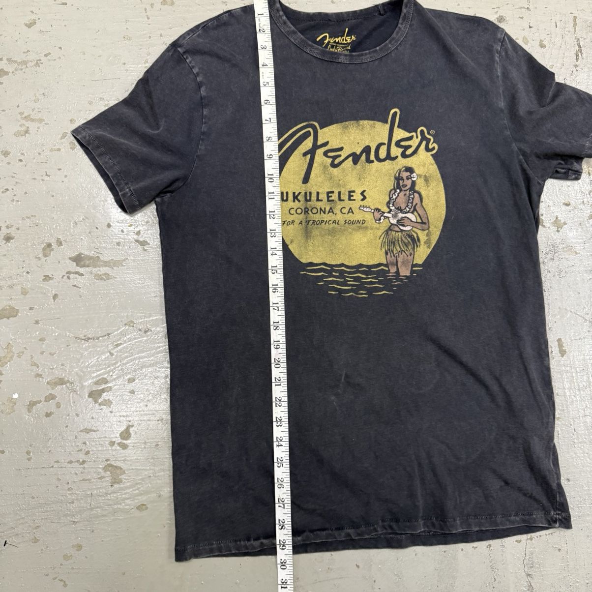 Fender 2000s Fender Ukuleles Y2K Band Tee Size US L / EU 52-54 / 3 - 4 Thumbnail