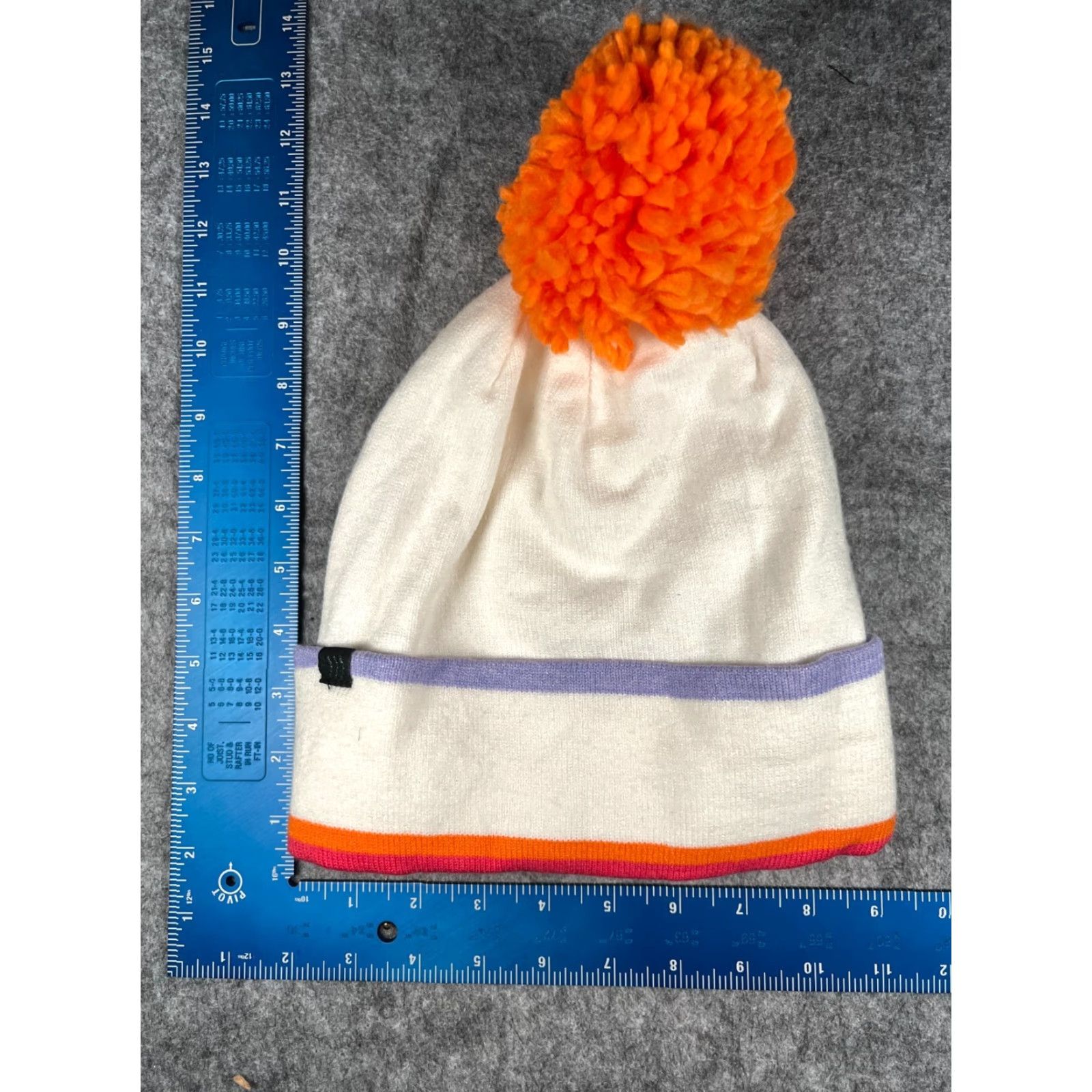 Vintage Ski Club All In Motion Beanie Toque Adult One Size White Viscose Blend Pom NEW Hat/Beanie Unisex Adults Mens Womens Girls Boys Size ONE SIZE - 5 Thumbnail