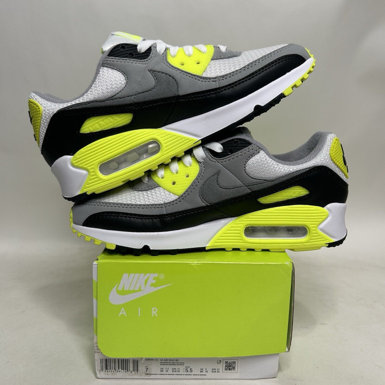 Nike Nike Shoes Air Max 90 WMNS “Lime Green Volt” 2024 Size US 7 / IT 37 - 3 Thumbnail