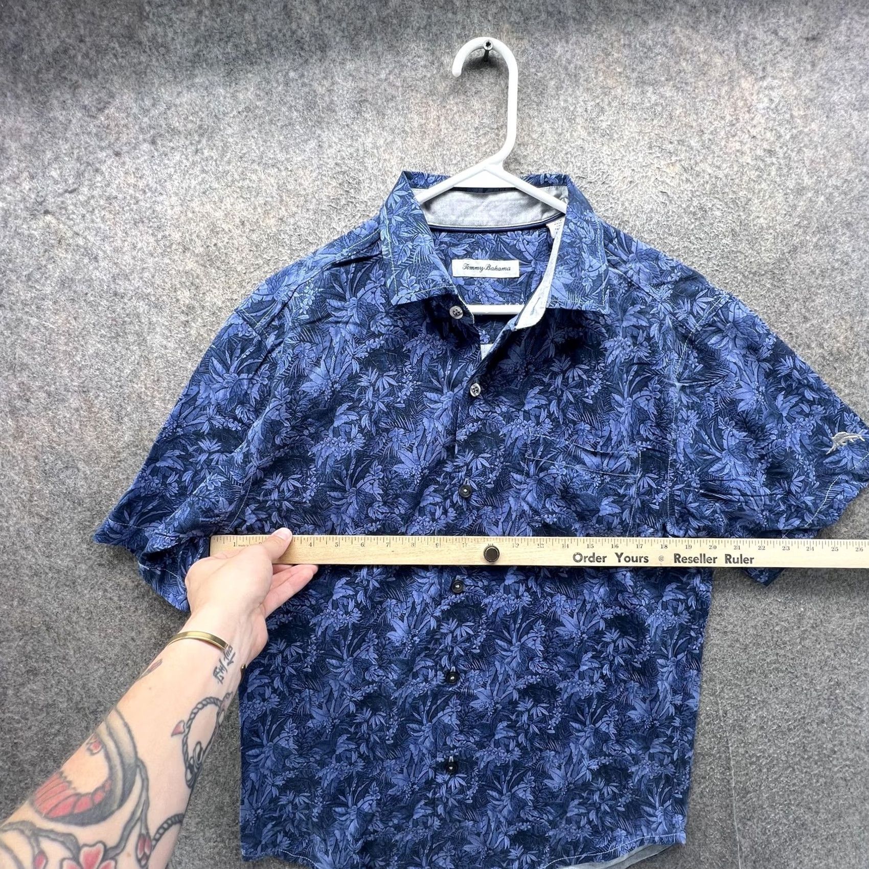 Tommy Bahama Tommy Bahama Shirt Mens Small Blue Floral Hawaiian Short Sleeve Button Front Size US S / EU 44-46 / 1 - 3 Thumbnail