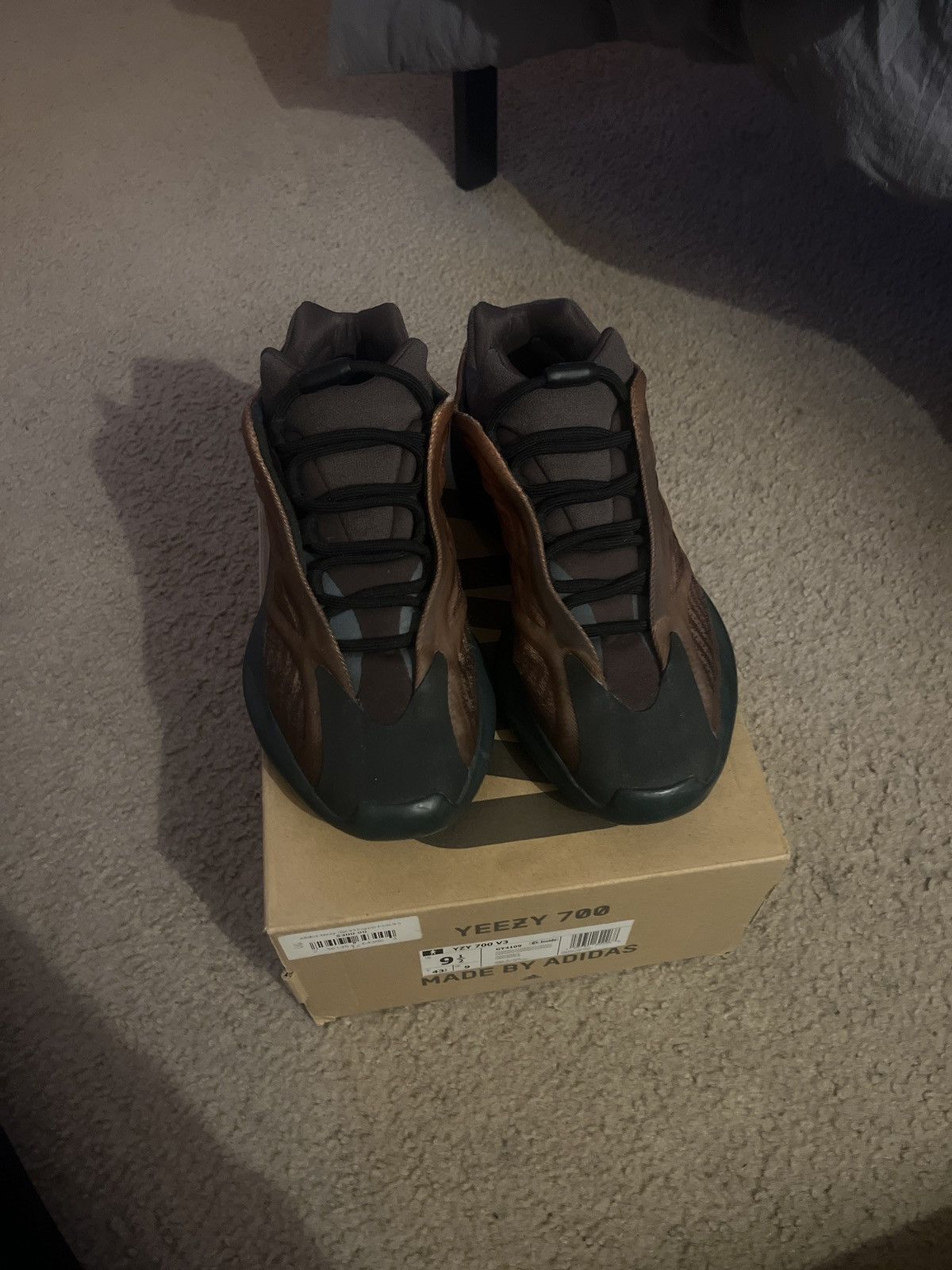 Yeezy Adidas Yeezy 700 V3 copper fade Size US 9.5 / EU 42-43 - 5 Thumbnail