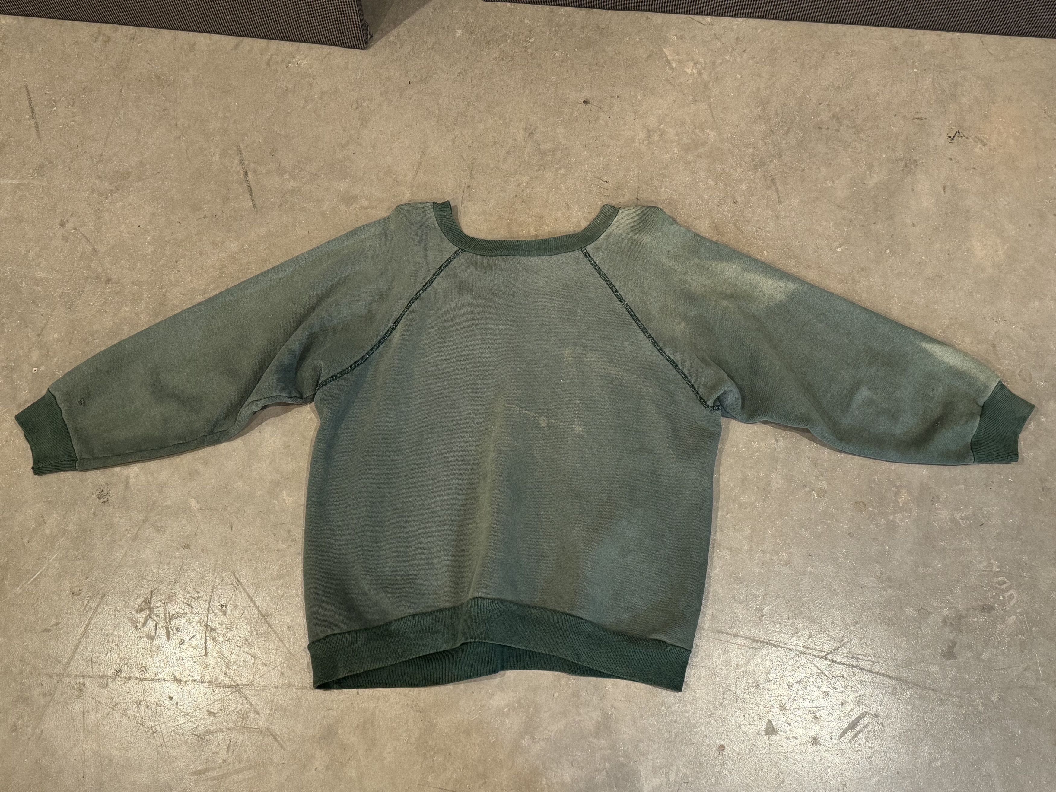 Champion 70s Vintage Champion Sunfaded Raglan Crewneck Size US L / EU 52-54 / 3 - 3 Thumbnail