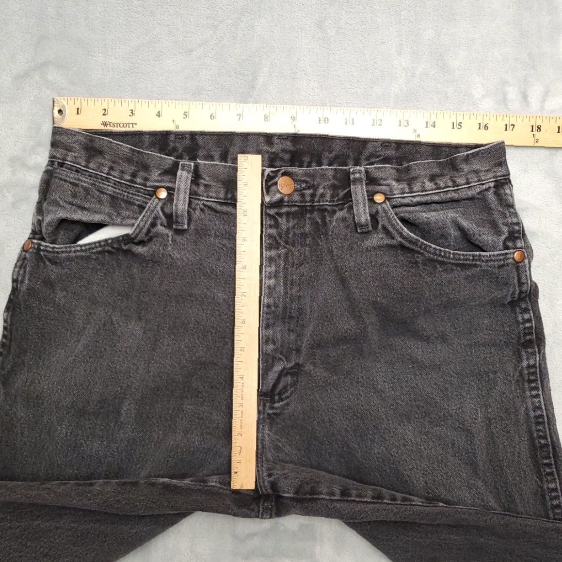 Wrangler Wrangler Jeans Mens 34x34 Black Heavyweight Denim 1013MWZWK Western Cowboy Rodeo Jeans Mens 34 Black Denim Western USA 13MWZ Wrangler 34x34 Size US 34 / EU 50 - 7 Thumbnail