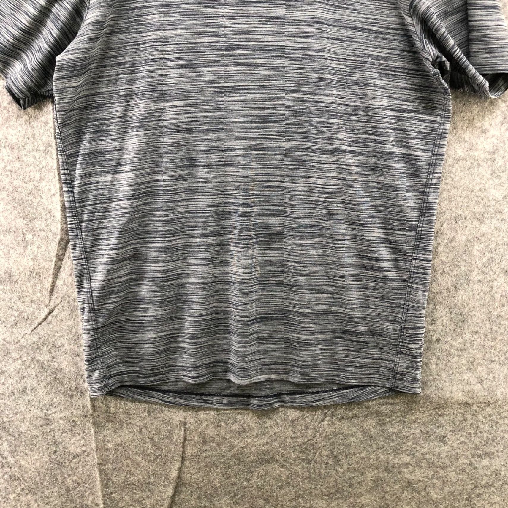 Adidas Adidas T Shirt Mens S Short Sleeve Gray Athletic Moisture Wicking Crew Neck Pullover Activewear Size US S / EU 44-46 / 1 - 4 Thumbnail