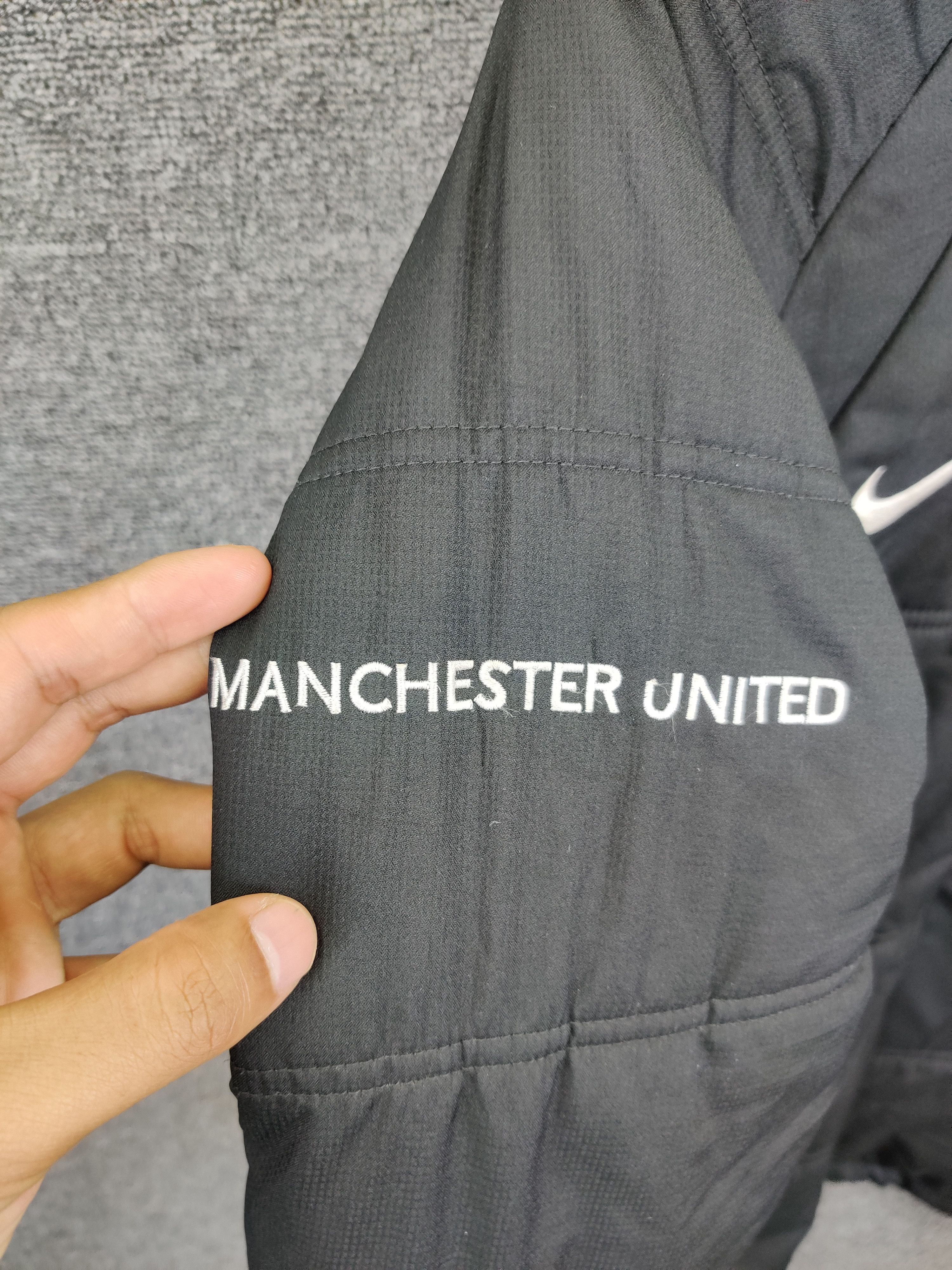 Nike Vintage Nike Manchester United AIG Puffer Jacket Size US M / EU 48-50 / 2 - 8 Thumbnail