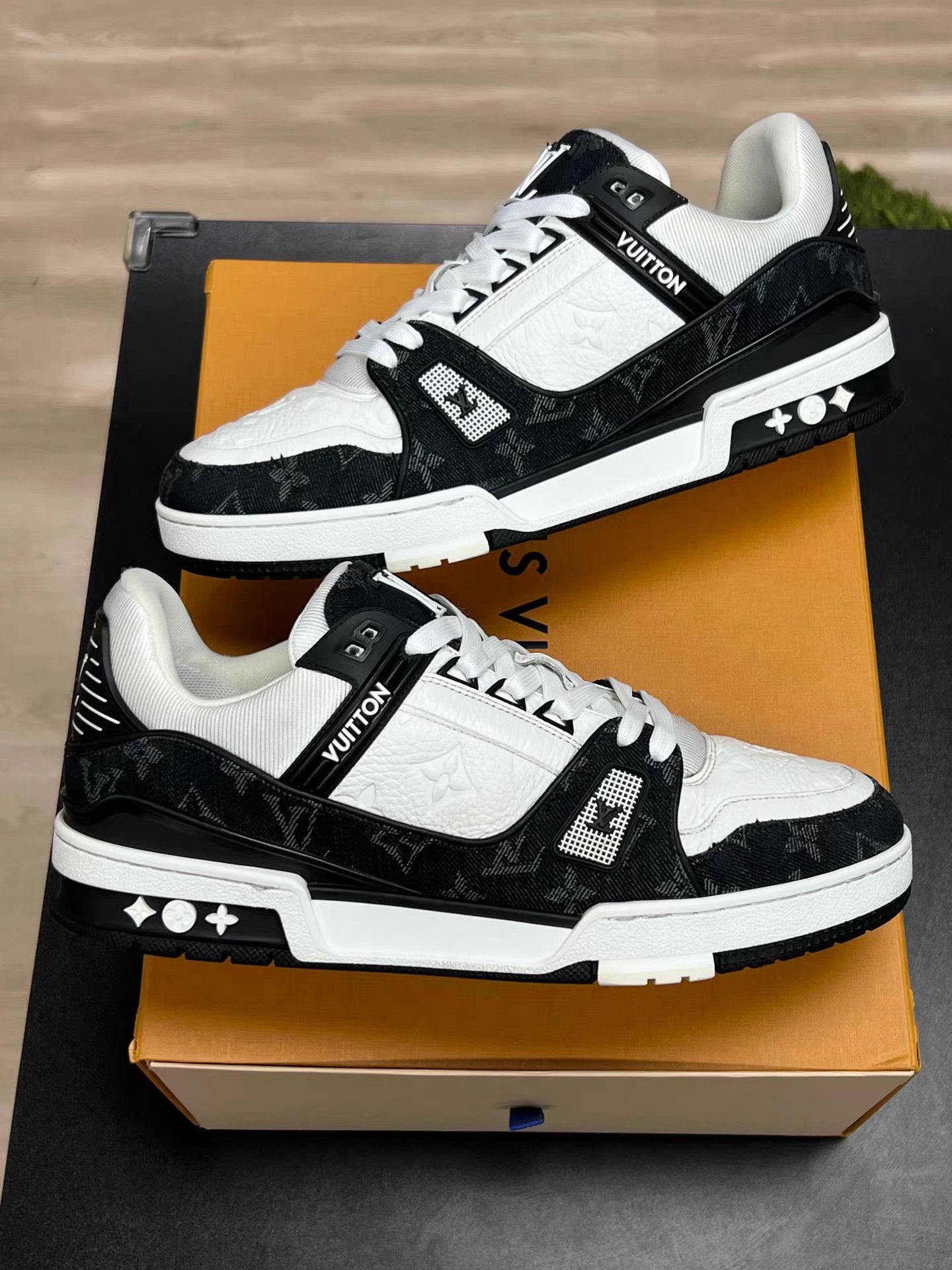 Louis Vuitton LV Trainer Sneakers K15 Size US 8 / EU 41 - 5 Thumbnail