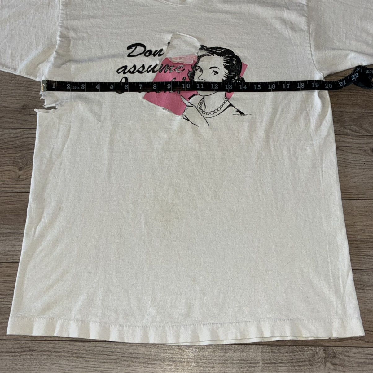 Fruit Of The Loom 90s Don't assume I cook thrashed distressed tee shirt Size US L / EU 52-54 / 3 - 5 Thumbnail