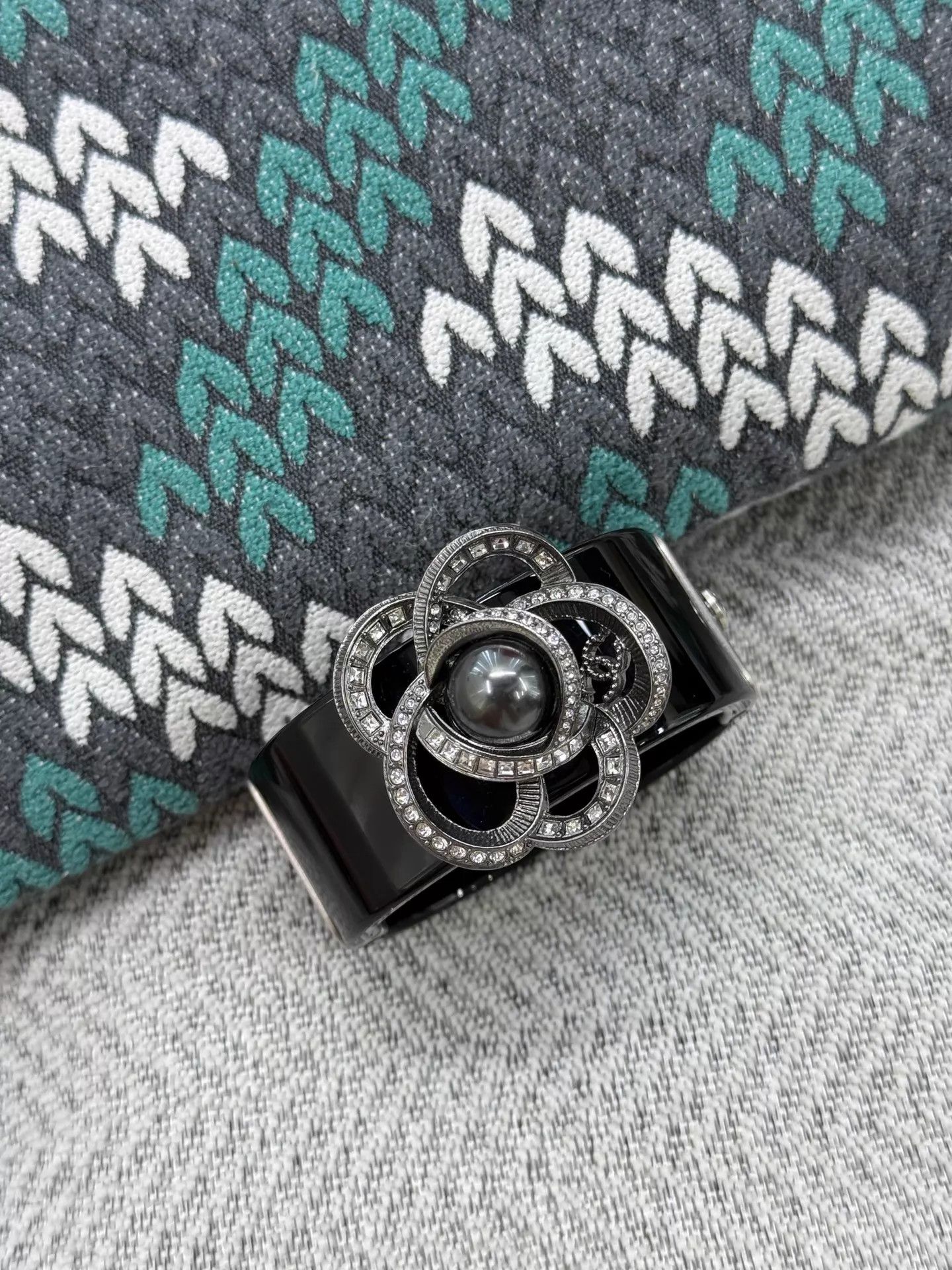 Chanel Chanel Black 3D Camellia Acrylic Bracelet New Size ONE SIZE - 3 Thumbnail