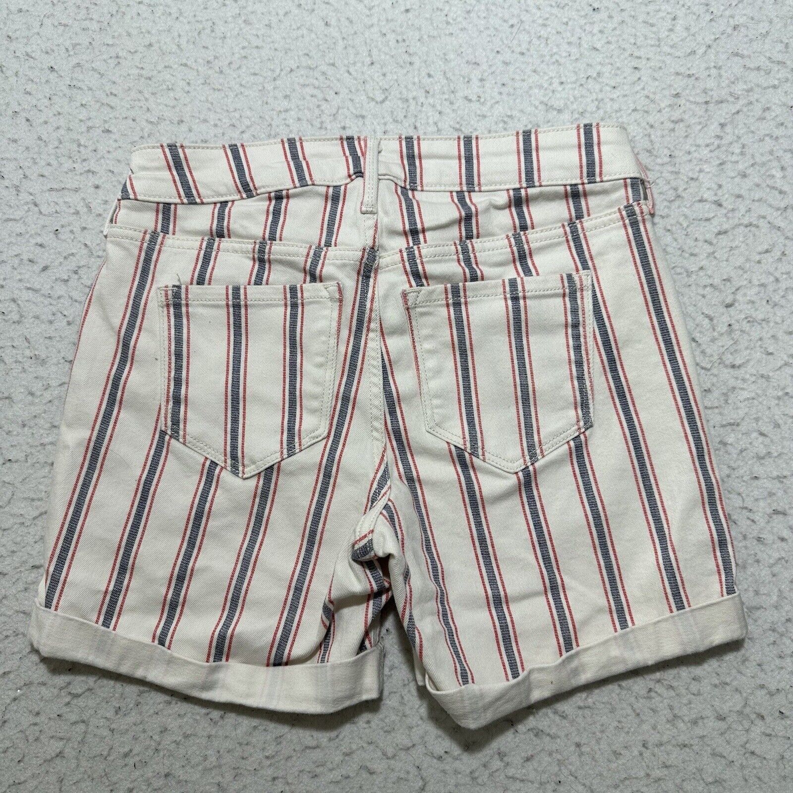 Old Navy Old Navy 0 Mid Rise 5" Inseam Denim Jean Shorts Four Buttons Size 25" / US 0 / IT 36 - 4 Thumbnail