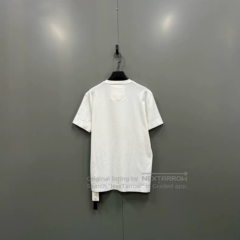Givenchy Givenchy White Pattern Printed Short Sleeve (Size L) Size US L / EU 52-54 / 3 - 3 Thumbnail