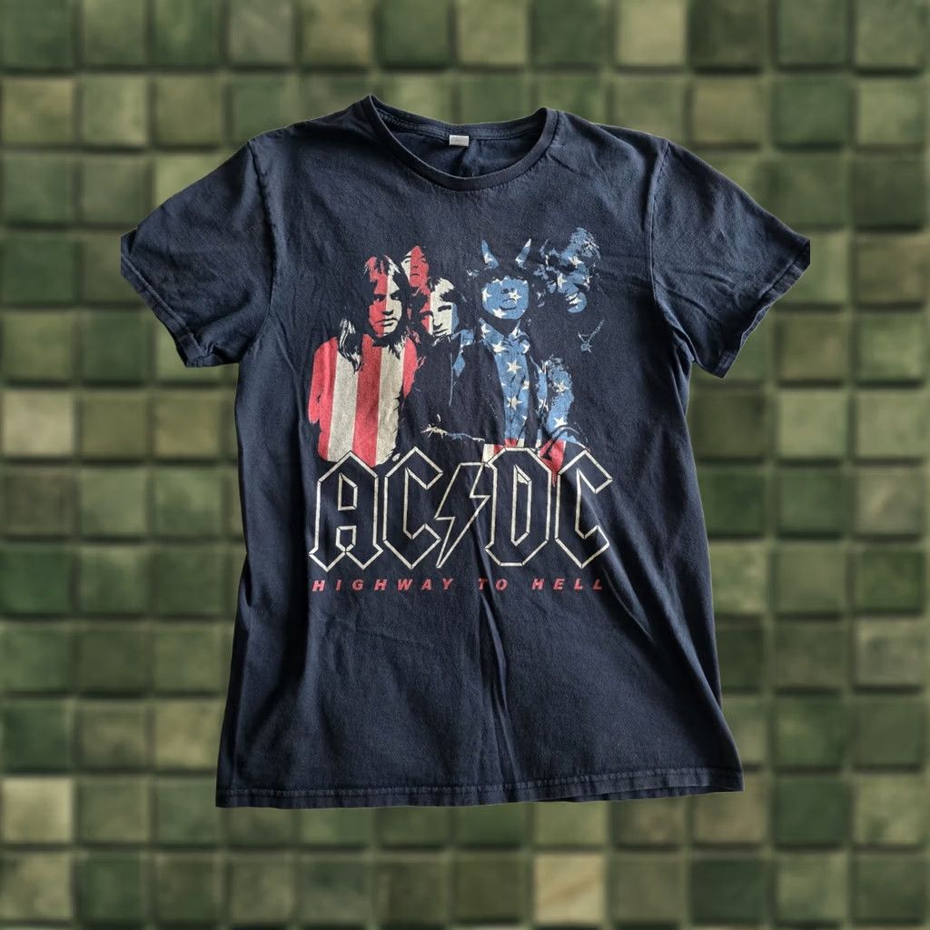 Fruit Of The Loom AC/DC black T-shirt Band Mens Small Crew Neck Short Sleeve Cotton American Flag 90s Theme Mens Size US S / EU 44-46 / 1 - 1 Thumbnail