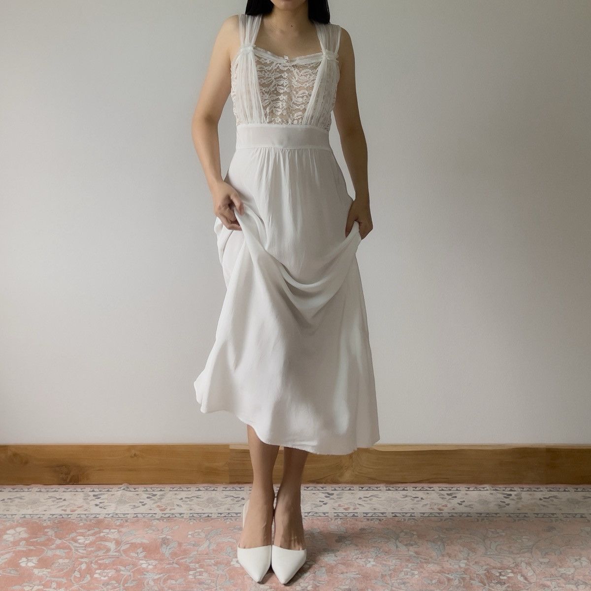 Vintage Vintage 1950s Ice Blue Rayon Nightgown (M–L) Size L / US 10 / IT 46 - 2 Thumbnail