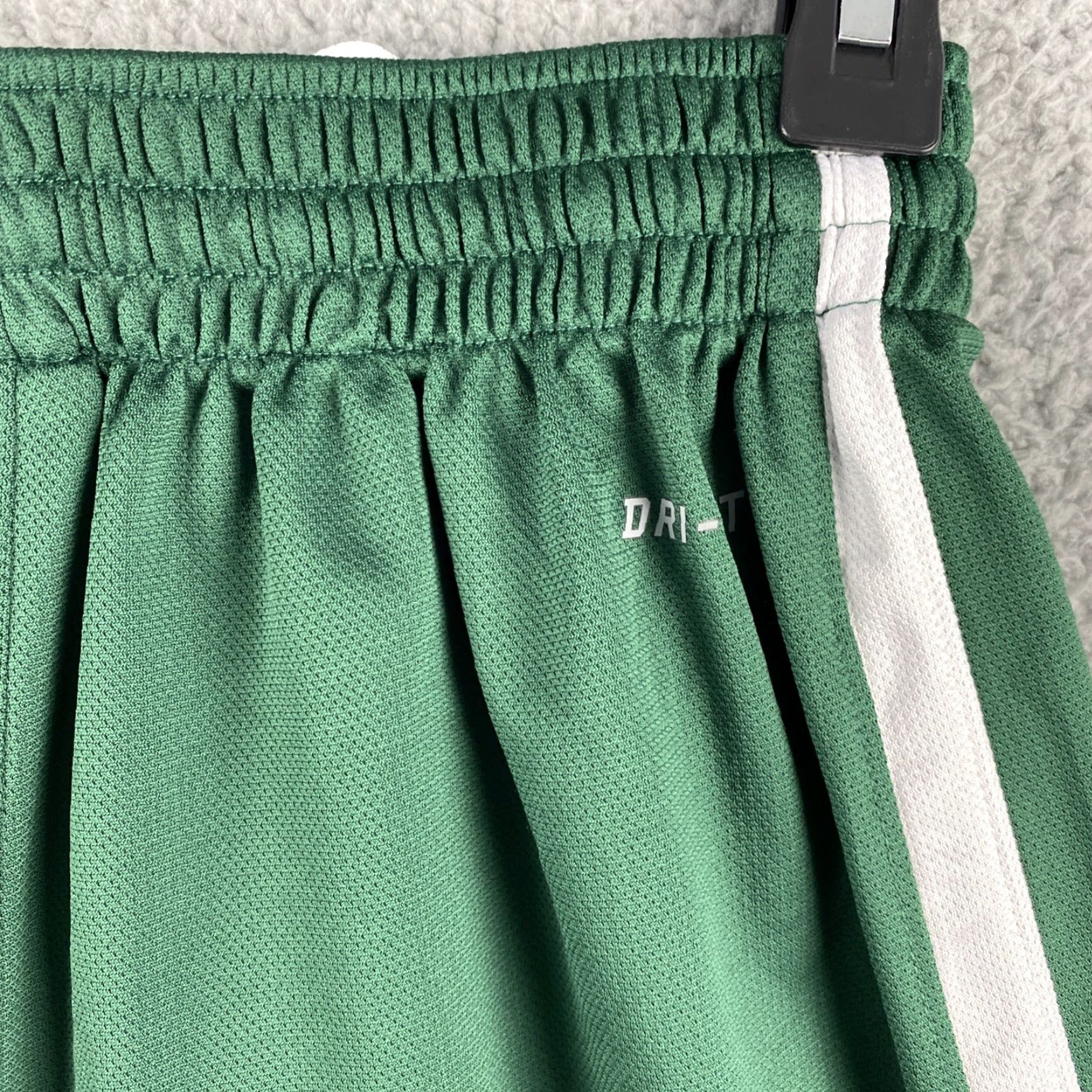 Nike Nike Dri-Fit Active Shorts Mens Small Green White Sports Workout/ 40-7 Size US 29 - 8 Thumbnail