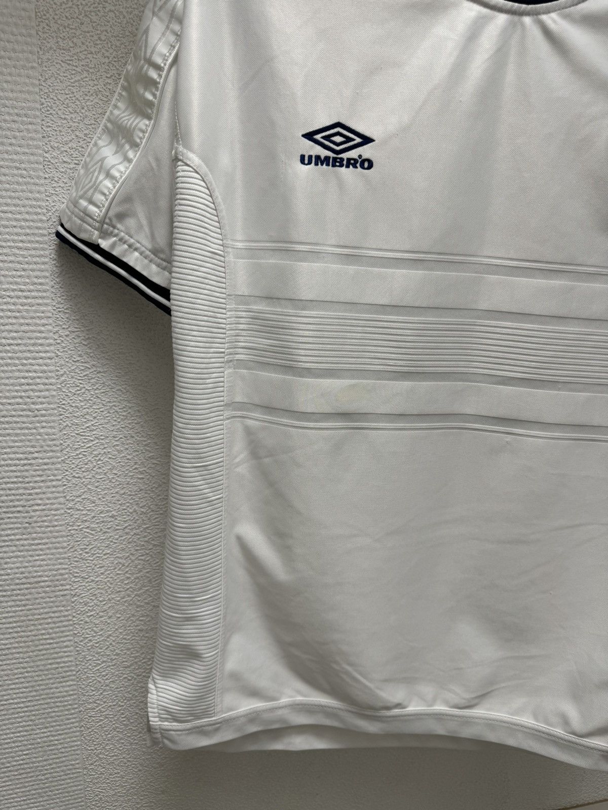 umbro vapa tech Umbro Retro Mens Activewear Jersey White Shirt Size L Vapa Tech Sport  Vintage
