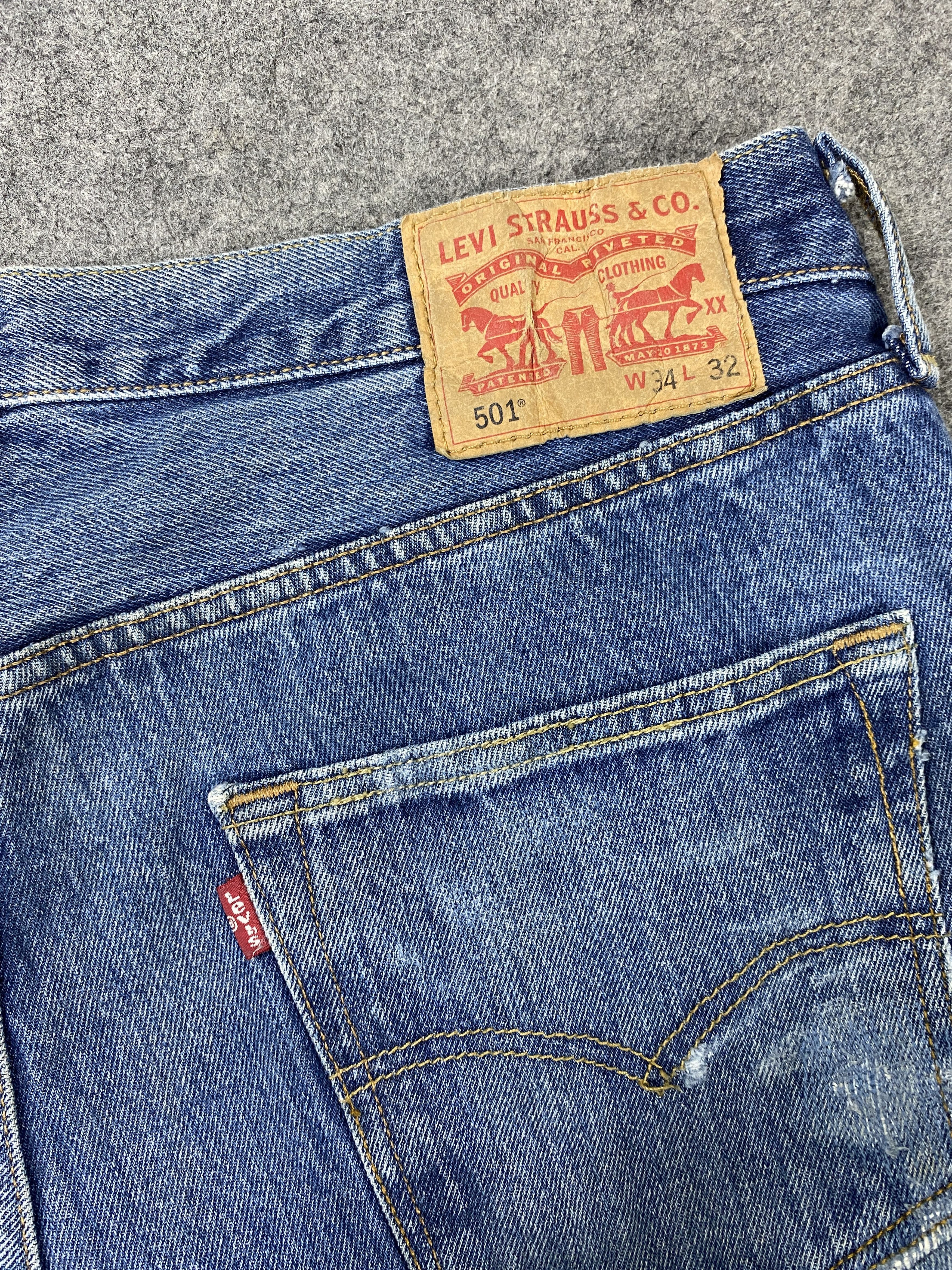 Levi's Blue Vintage Levi's 501 Jeans 35x32 Denim -JN2321 Size US 35 - 11 Thumbnail