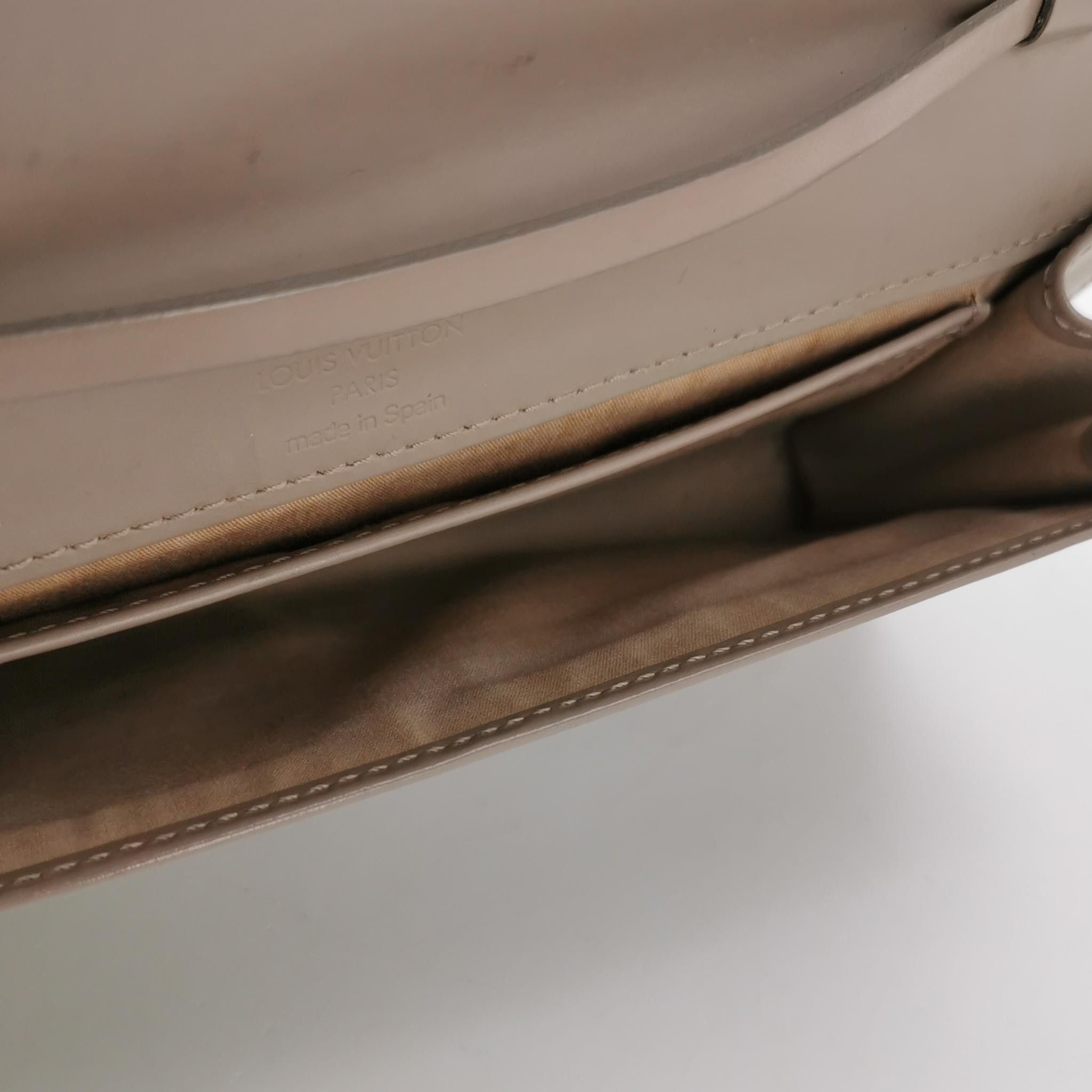 Louis Vuitton Louis Vuitton (LV) Cowhide Classic Versatile Handbag -y2506 Size ONE SIZE - 3 Thumbnail