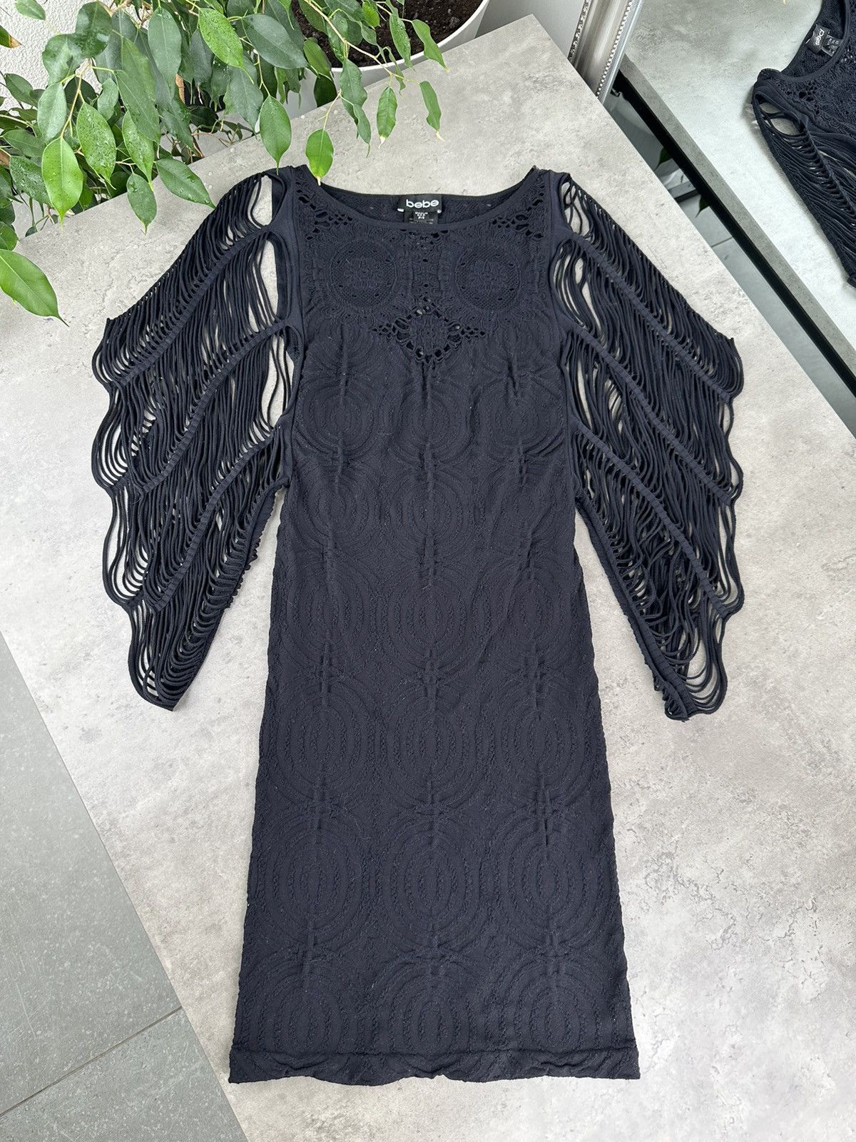 Bebe Bebe Mini Dress With Beautiful Sleeves Size XS / US 0-2 / IT 36-38 - 1 Thumbnail
