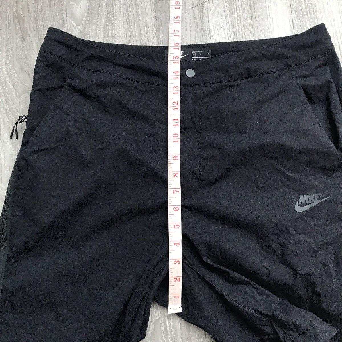 Nike Nike Athletic Shorts Logo Zip Pocket Mens 34 Size US 34 / EU 50 - 3 Thumbnail