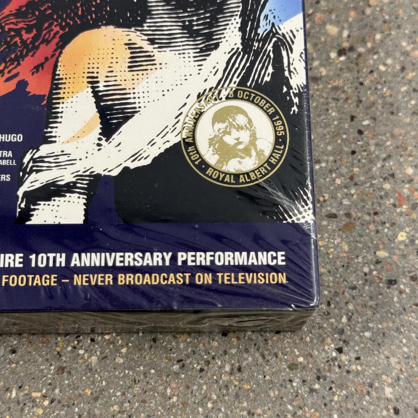 Designer DS Les Miserables 10th Anniversary IN CONCERT VHS 1995 New Size ONE SIZE - 2 Thumbnail