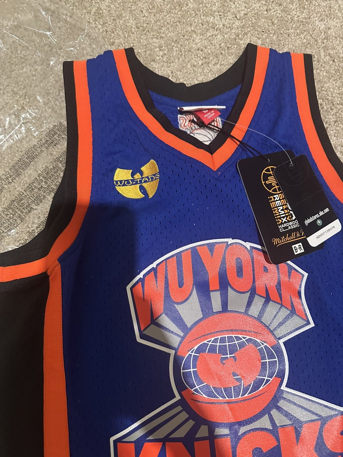 Mitchell & Ness NBA WU TANG SHAOLIN X BRNBA REMIX JERSEY KNICKS (SMALL) Size US S / EU 44-46 / 1 - 8 Thumbnail