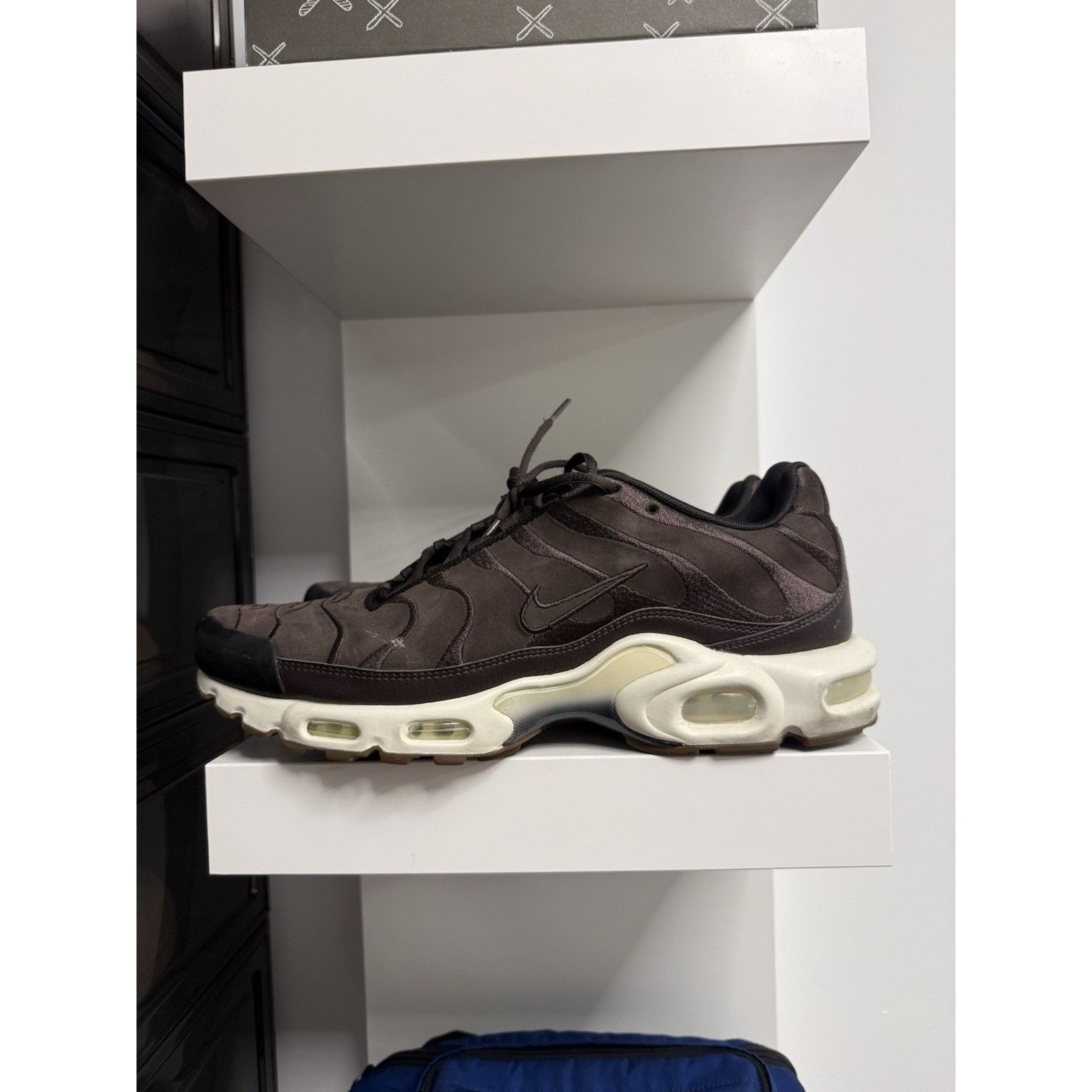 Nike Size 13 - Nike Air Max Plus EF Velvet Brown Size US 13 / EU 46 - 4 Thumbnail