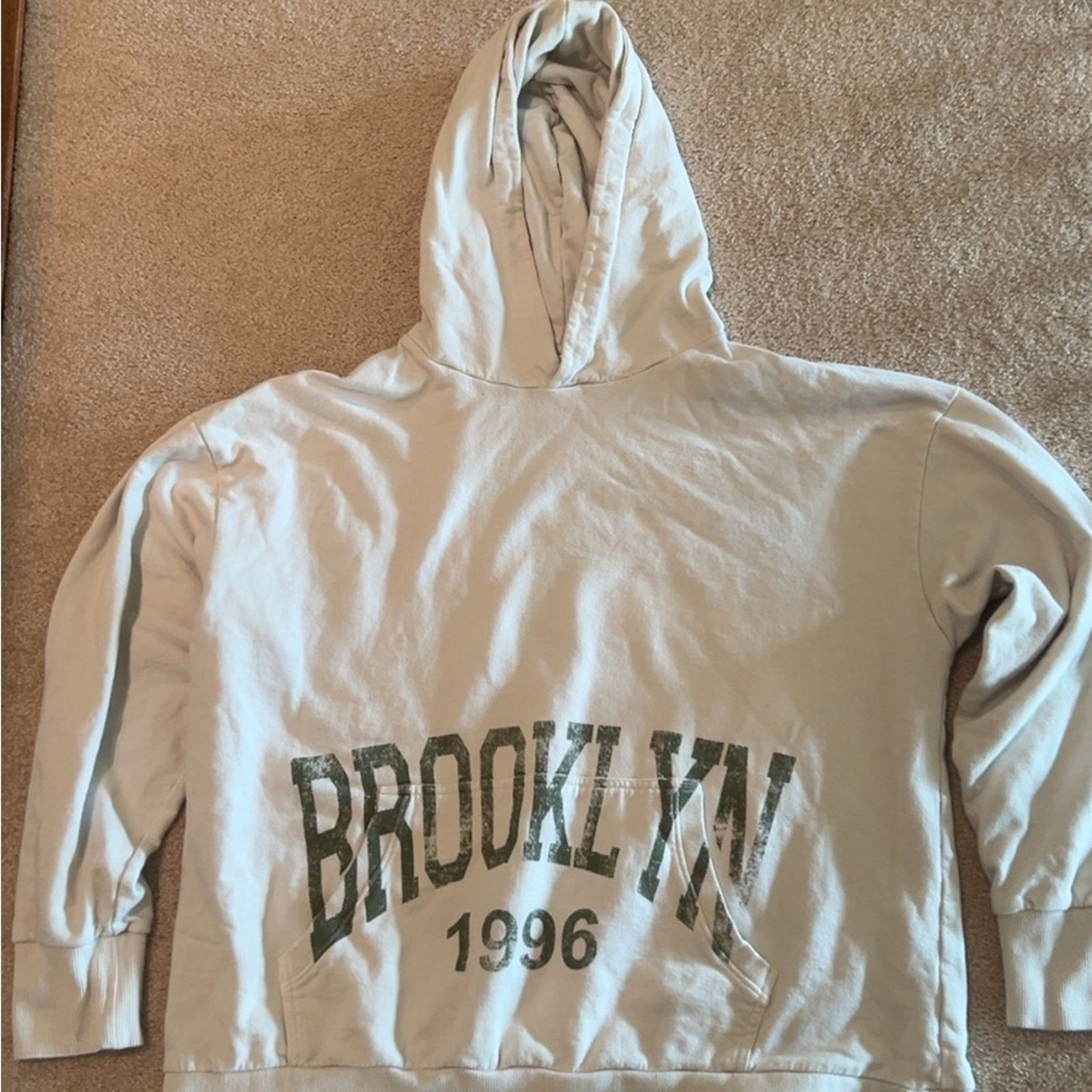 Urban Outfitters Brooklyn 1996 Hoodie in Cream and Green Size US S / EU 44-46 / 1 - 1 Thumbnail