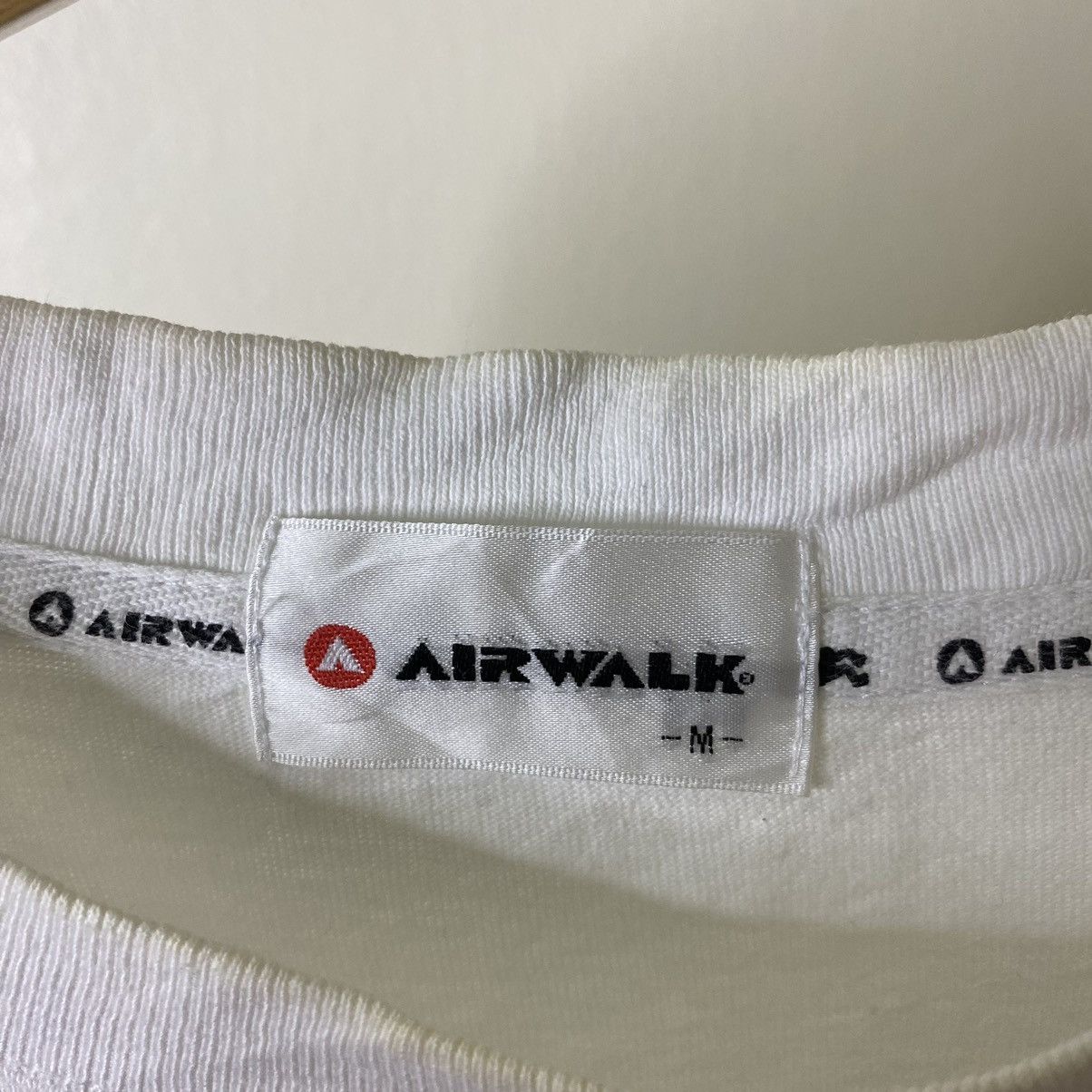 Airwalk Vintage Y2K Airwalk Carpet Logo Boxy LS Skater T Shirt Size US M / EU 48-50 / 2 - 4 Thumbnail