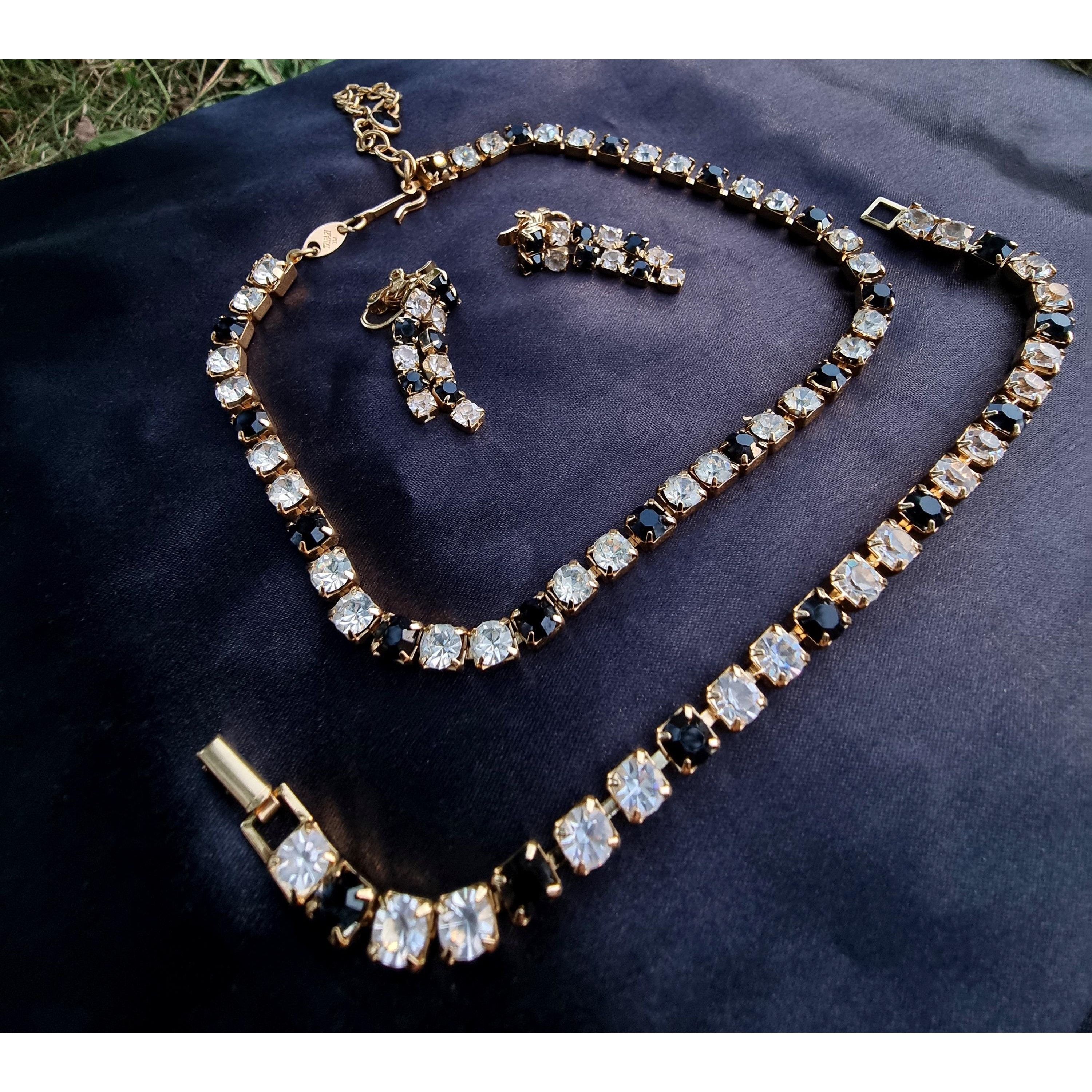 Other Vintage TRIFARI Signed 1990s Rhinestone Black and Clear Gold Size ONE SIZE - 2 Thumbnail
