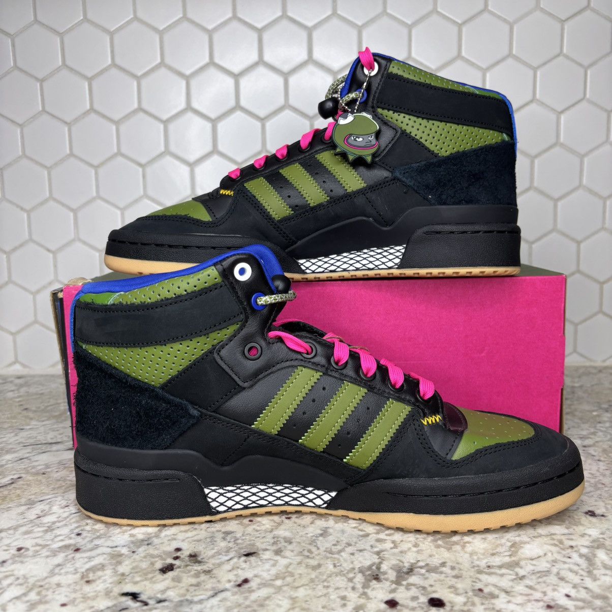 Adidas × Hebru Brantley Size 11-adidas Forum Mid RTHebru Brantley Frogboy NEW Size US 11 / EU 44 - 2 Thumbnail