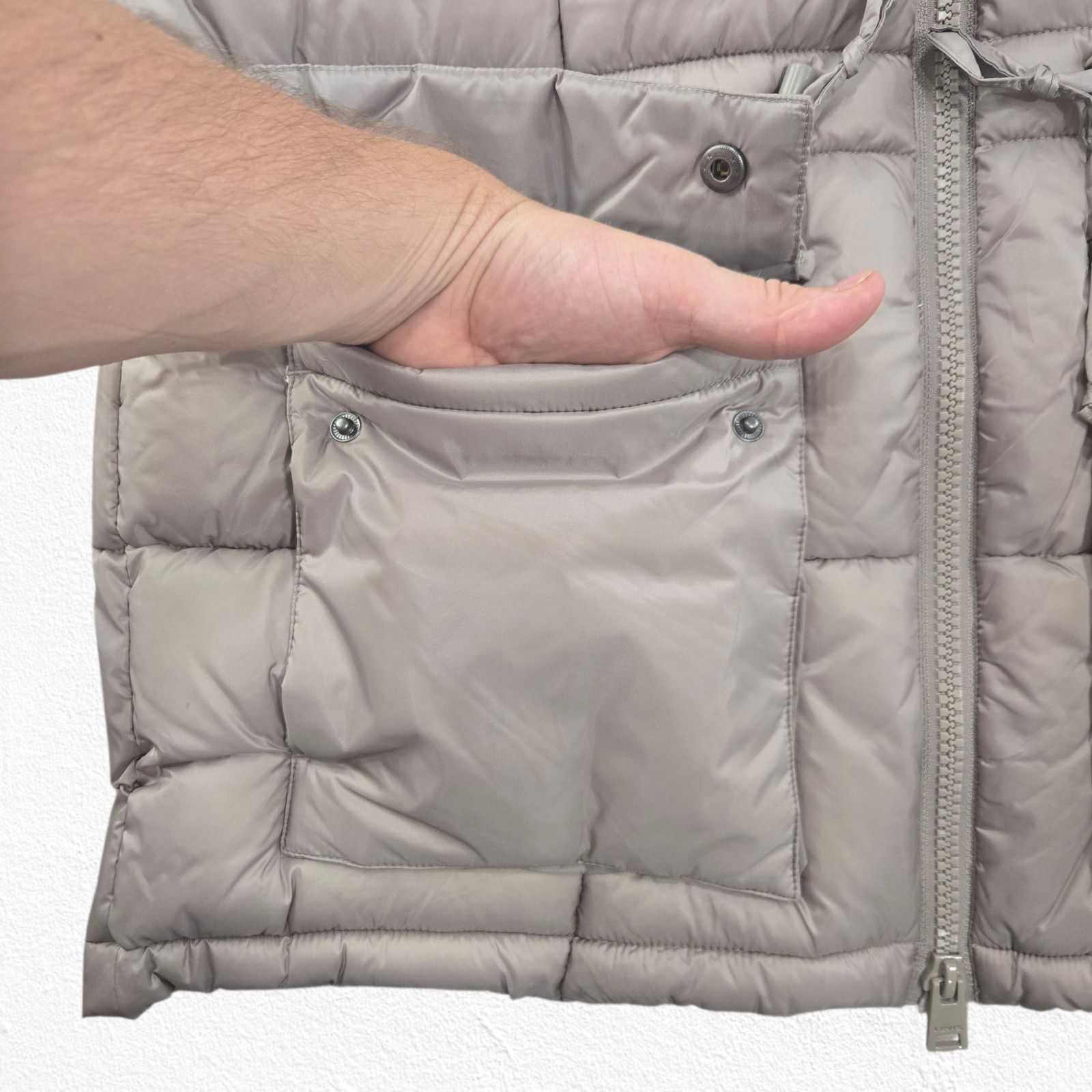 Levi's Levi’s Light Gray Hooded Puffer Vest NWT Size Medium Size M / US 6-8 / IT 42-44 - 8 Thumbnail