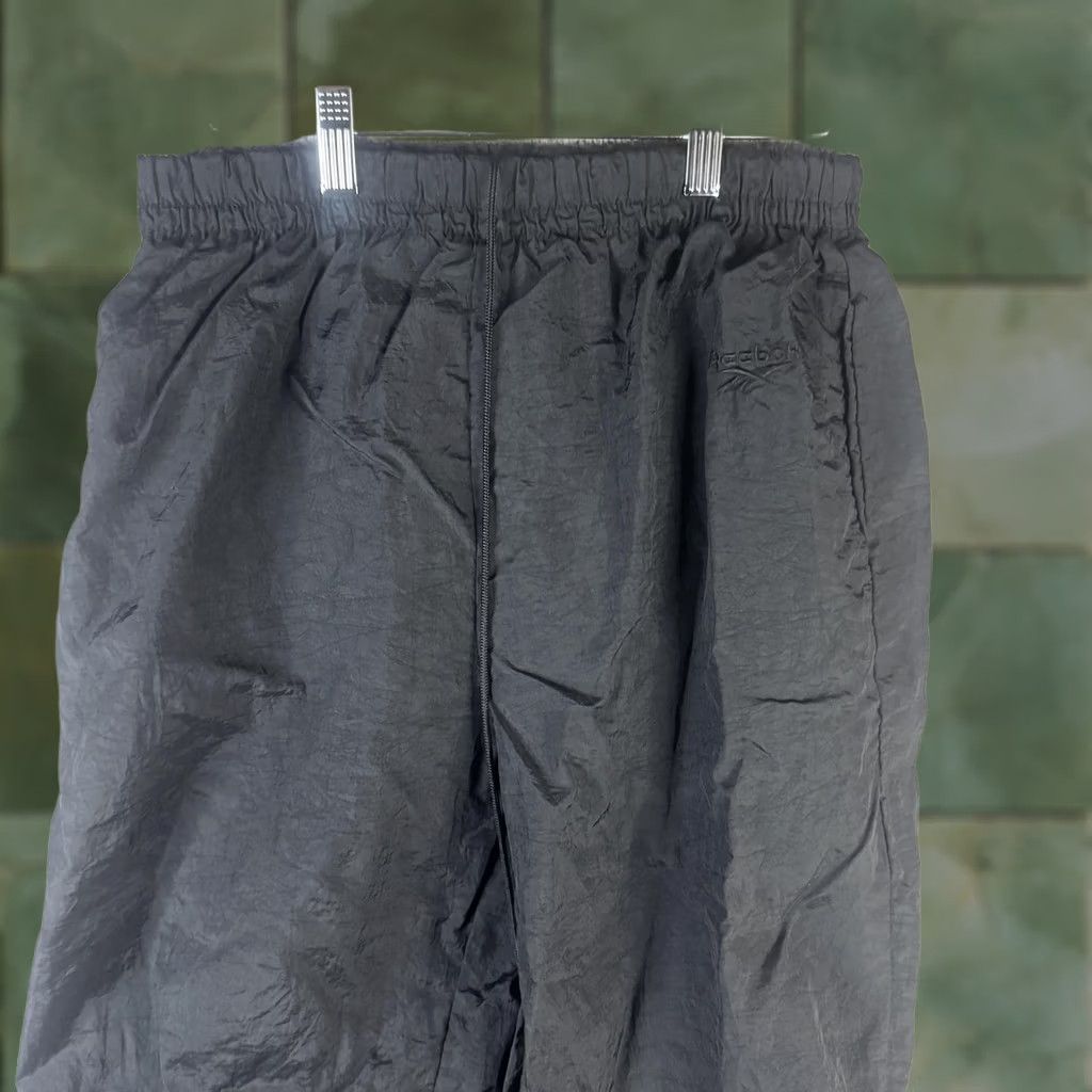 Reebok VINTAGE Reebok Track Pants Mens L Black Woven Lined Ankle Zip 90s Athletic Size US 33 - 1 Thumbnail