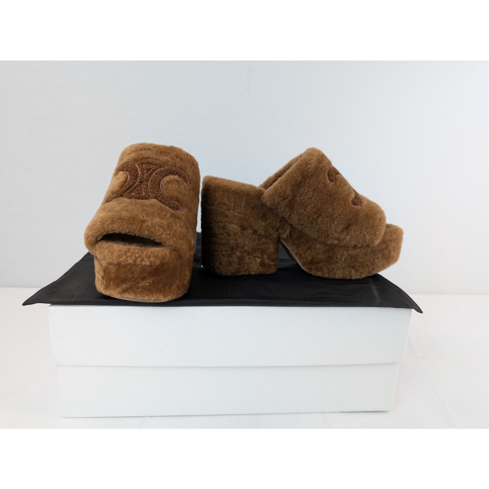 Celine o1rshd1 Elena Mule in Shearling Sandal slipper in Brown Size US 9 / IT 39 - 18 Thumbnail