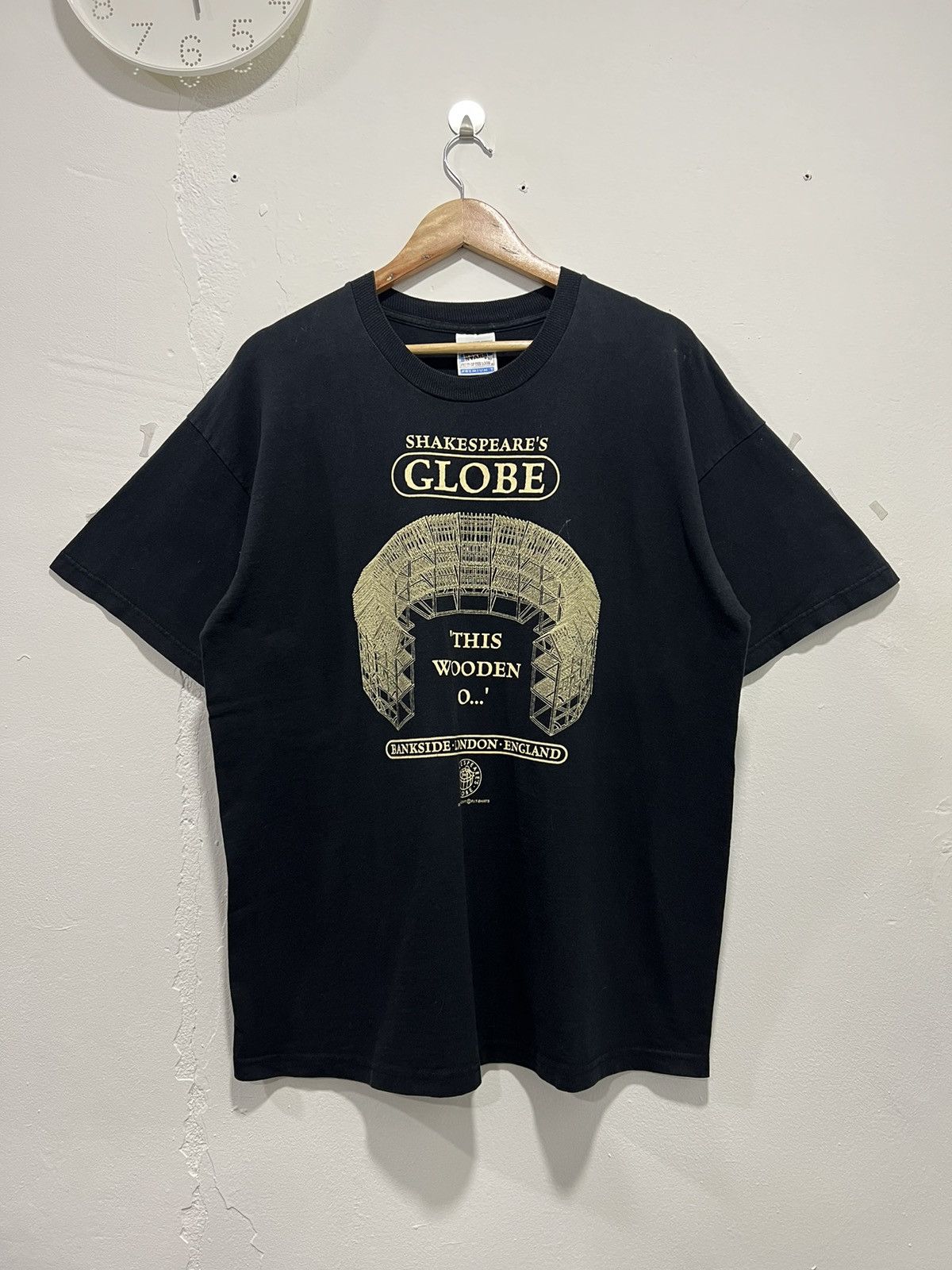 Arts & Science × Vintage Vintage Shakespeare’s Globe Bankside London England Tshirt Size US XL / EU 56 / 4 - 1 Thumbnail