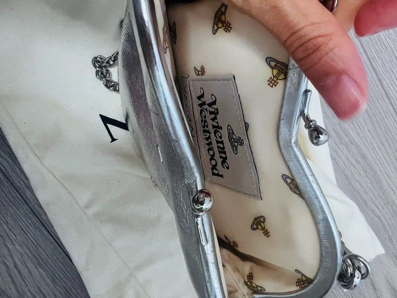 Vivienne Westwood Vivienne Westwood size os Silver love bag chain bag Size ONE SIZE - 2 Thumbnail