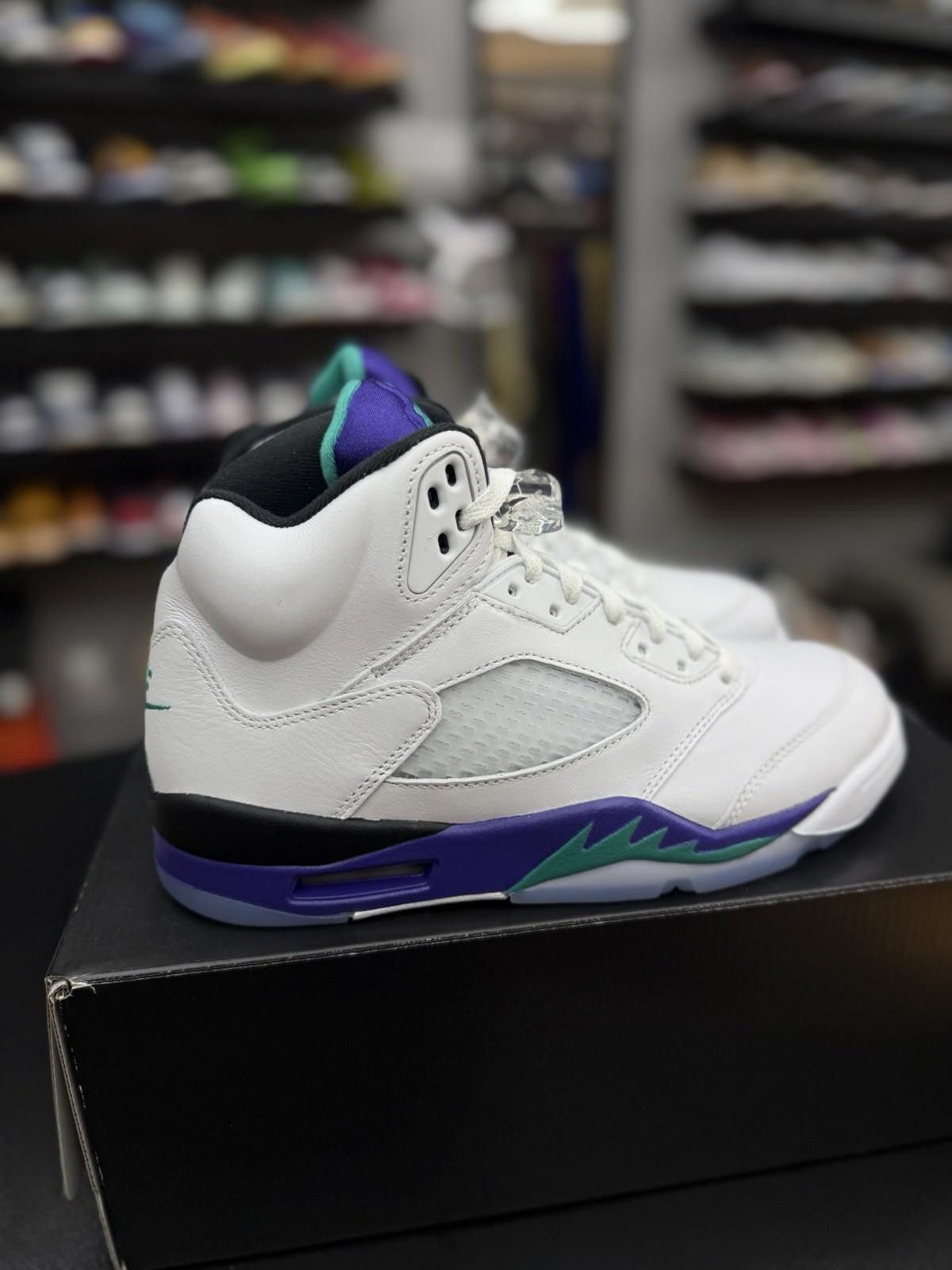 Jordan Brand Size 10 - Air Jordan 5 Retro 2025 Grape (HQ7978-100) Size US 8.5 / EU 41-42 - 5 Thumbnail