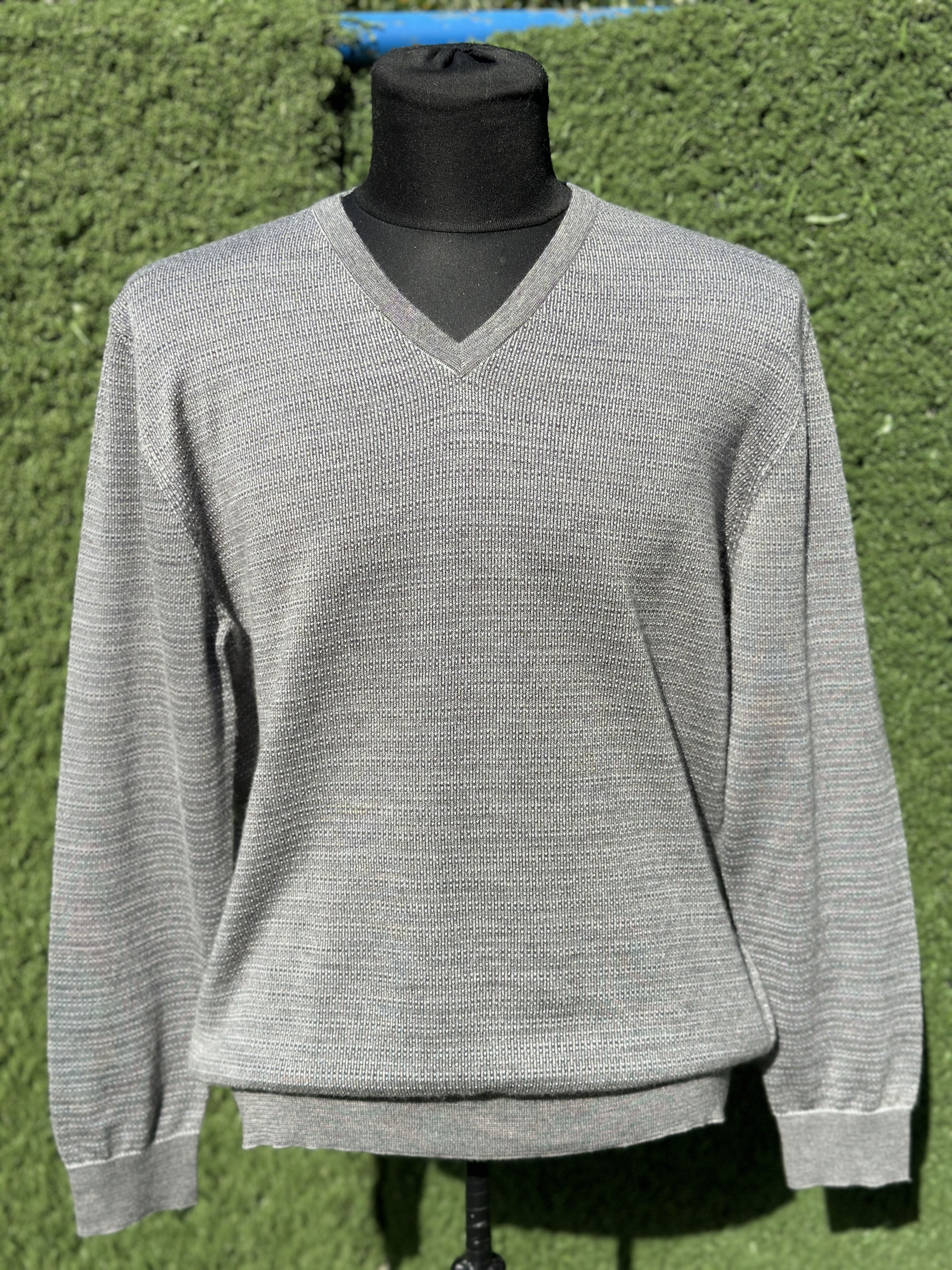 Prada Prada Milano V Neck Light Sweater Pullover Striped Size 52 L Size US L / EU 52-54 / 3 - 15 Thumbnail