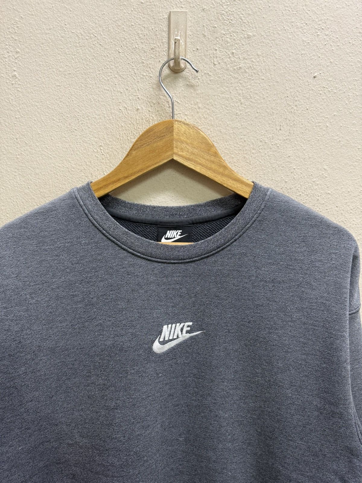 Nike Nike Swoosh Embroidery Center Logo Sweatshirt Size US M / EU 48-50 / 2 - 21 Thumbnail