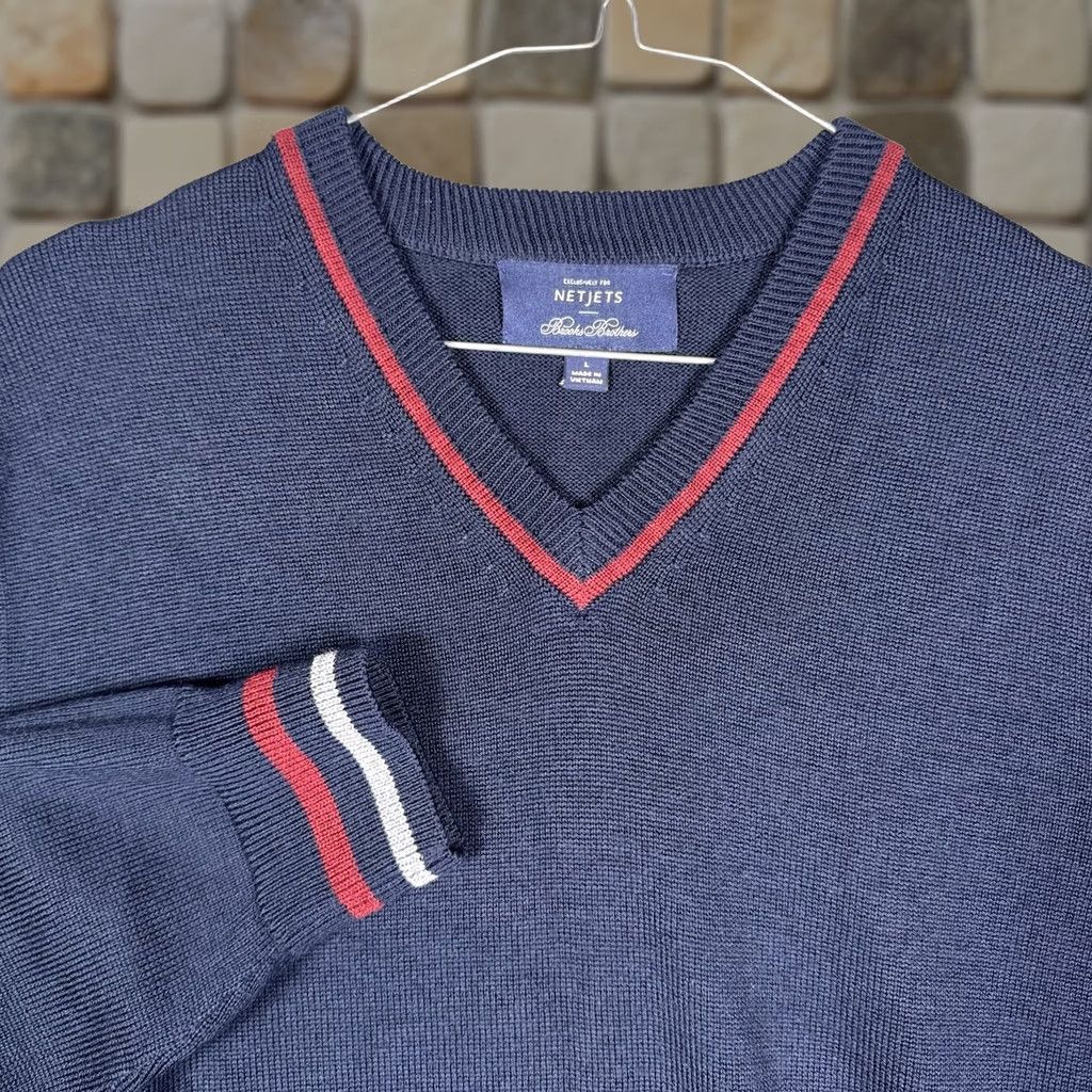 Brooks Brothers Brooks Brothers Merino Wool Sweater Mens L Netjets Stripe V Tennis Neck Long Sleeve Tight Knit Pullover Size US L / EU 52-54 / 3 - 1 Thumbnail